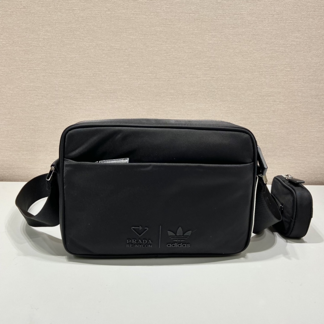 PRADA普拉达Re-Nylon和Saffiano皮革斜跨包2VH142