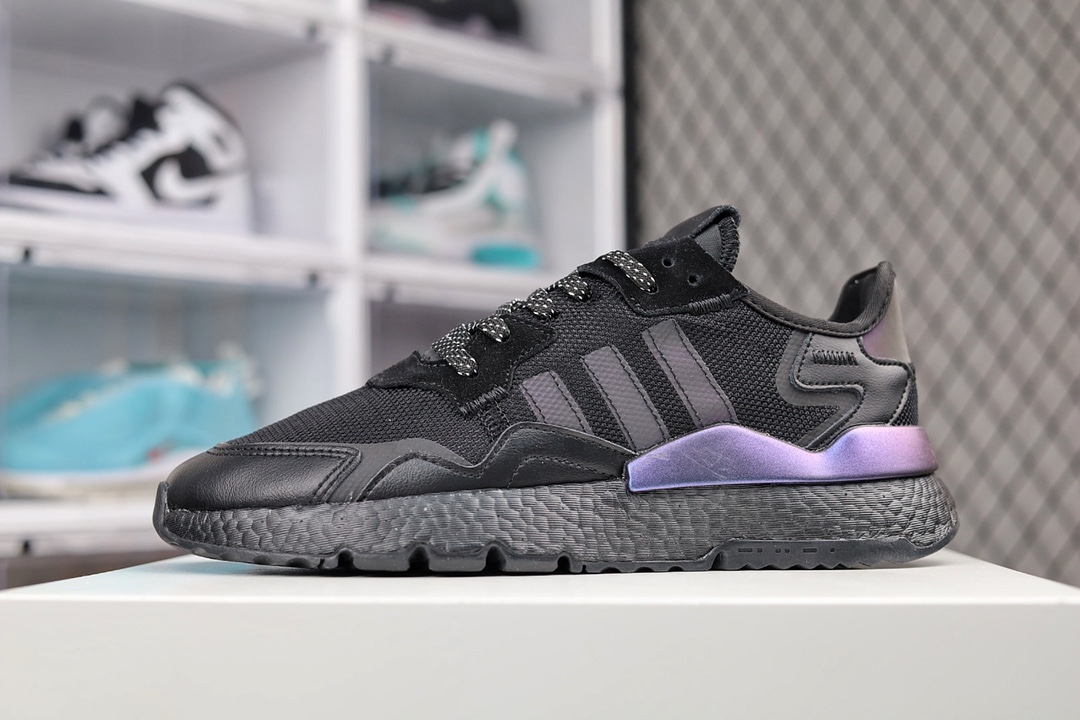 H0 G5 GET版本 夜行者 一代 三叶草 Nite Jogger 联名夜行者 AD Nite Jogger 2021 Boost复古跑鞋原厂材料 原厂大底 家独模 网布搭配麂皮拼接打造鞋面 极具复古风格鞋头及鞋跟点缀3M反光设计极为亮眼中底采用全掌 Boost 科技，厚度相当可观，脚感极佳×558YF