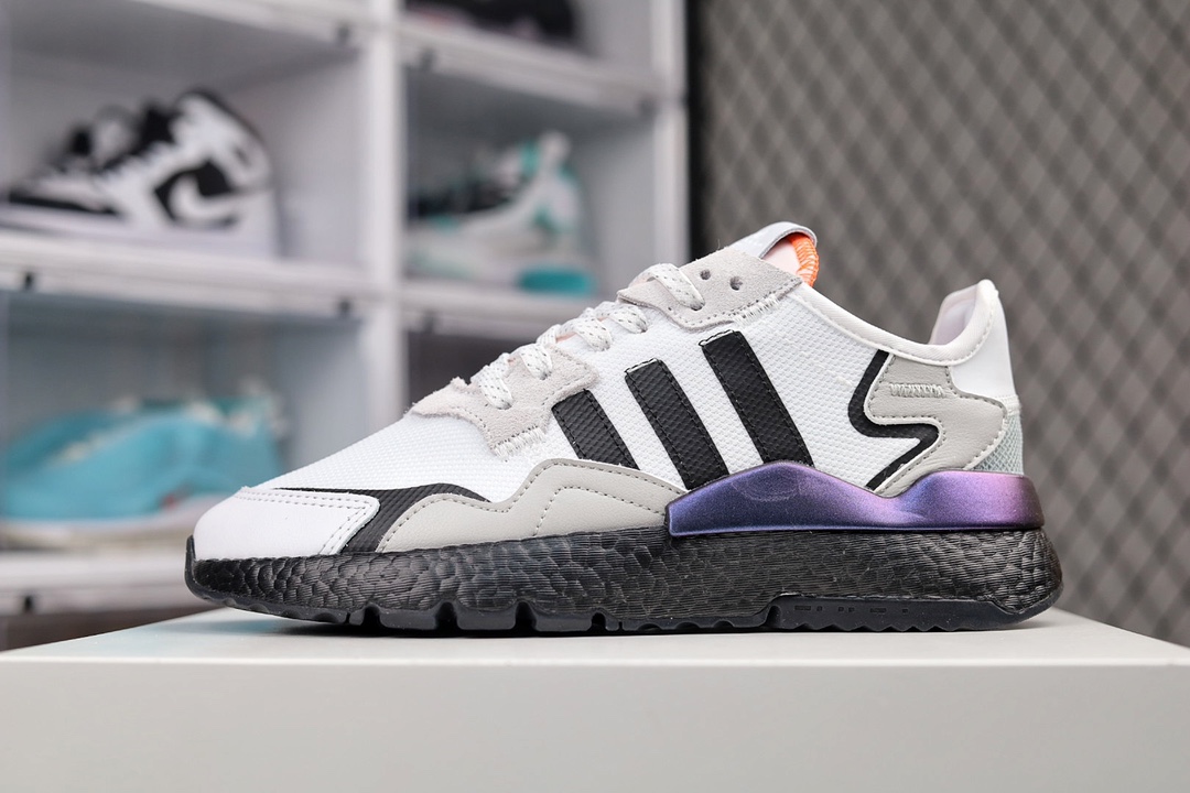 H0 G5 GET版本 夜行者 一代 三叶草 Nite Jogger 联名夜行者 AD Nite Jogger 2021 Boost复古跑鞋原厂材料 原厂大底 家独模 网布搭配麂皮拼接打造鞋面 极具复古风格鞋头及鞋跟点缀3M反光设计极为亮眼中底采用全掌 Boost 科技，厚度相当可观，脚感极佳×558YF