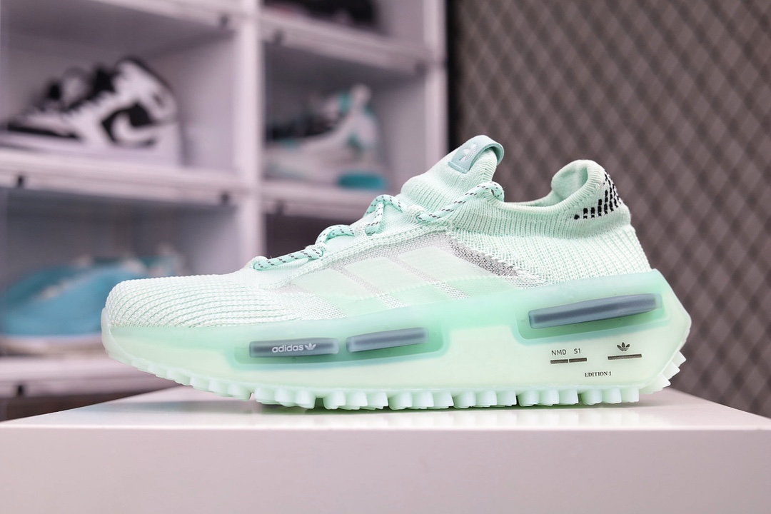 H0 公司级 NMD S_1 Edition “Cloud White” S_1 菲董联名袜套式运动休闲跑步鞋 原鞋购回 重金开发 脚感非常舒适 包裹感很强 全部配件都是全新开模定制打造 全套配件齐全 诚意满满 首发的纯白配色颜值爆表十分耐看 黄金