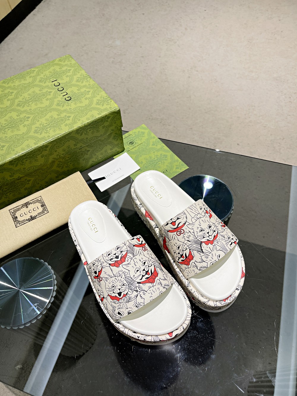 Gucci Limited Edition Platform Slides with Cat Print - Comfortable & Stylish 1 Gucci Limited Edition Platform Slides with Cat Print - Comfortable & Stylish