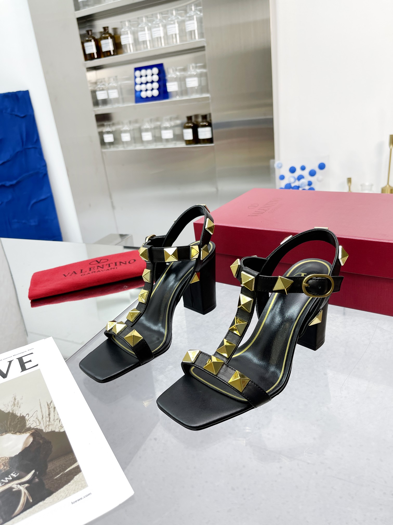 [Valen*tino]〰 Sandalias con tachuelas Valentino nuevas, de primera calidad Exterior: piel de oveja i