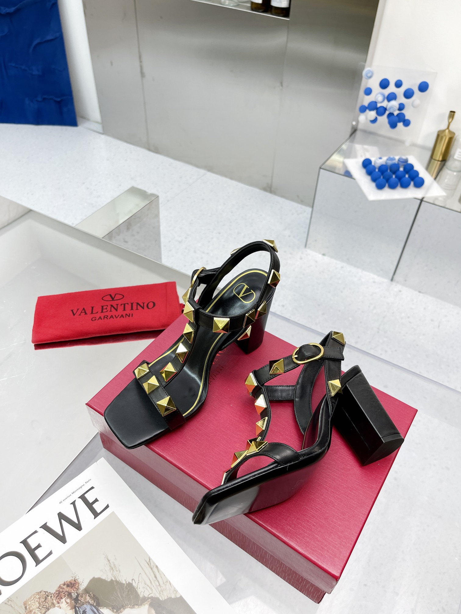 [Valen*tino]〰 Sandalias con tachuelas Valentino nuevas, de primera calidad Exterior: piel de oveja i