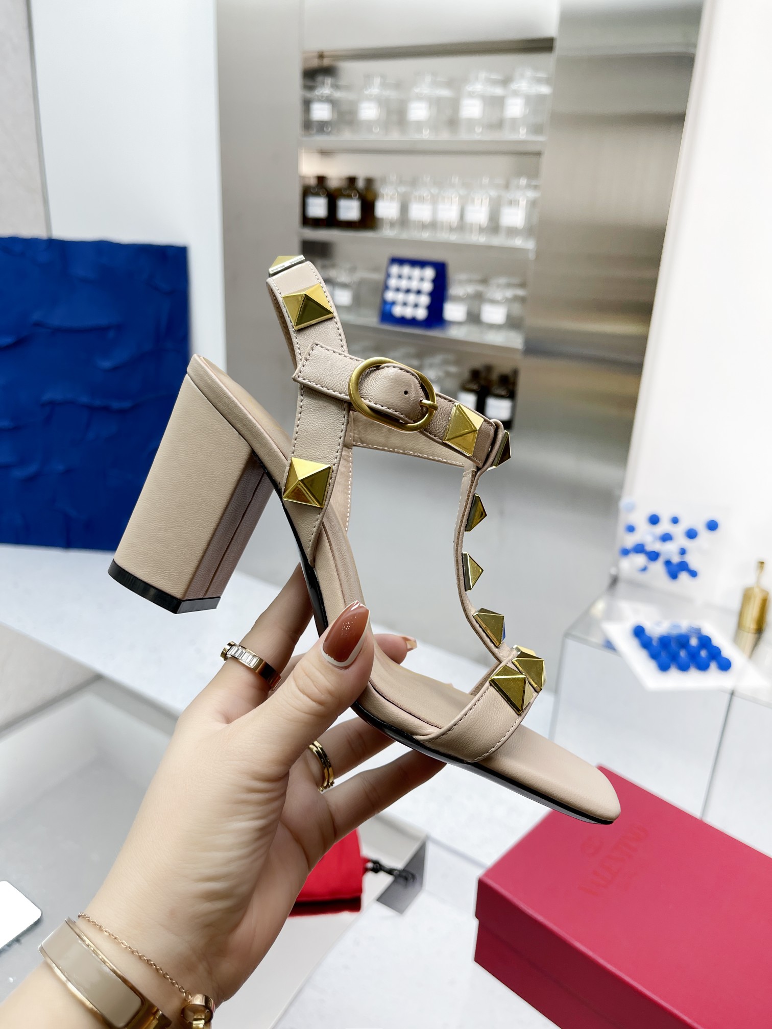 [Valen*tino]〰 Sandalias con tachuelas Valentino nuevas, de primera calidad Exterior: piel de oveja i