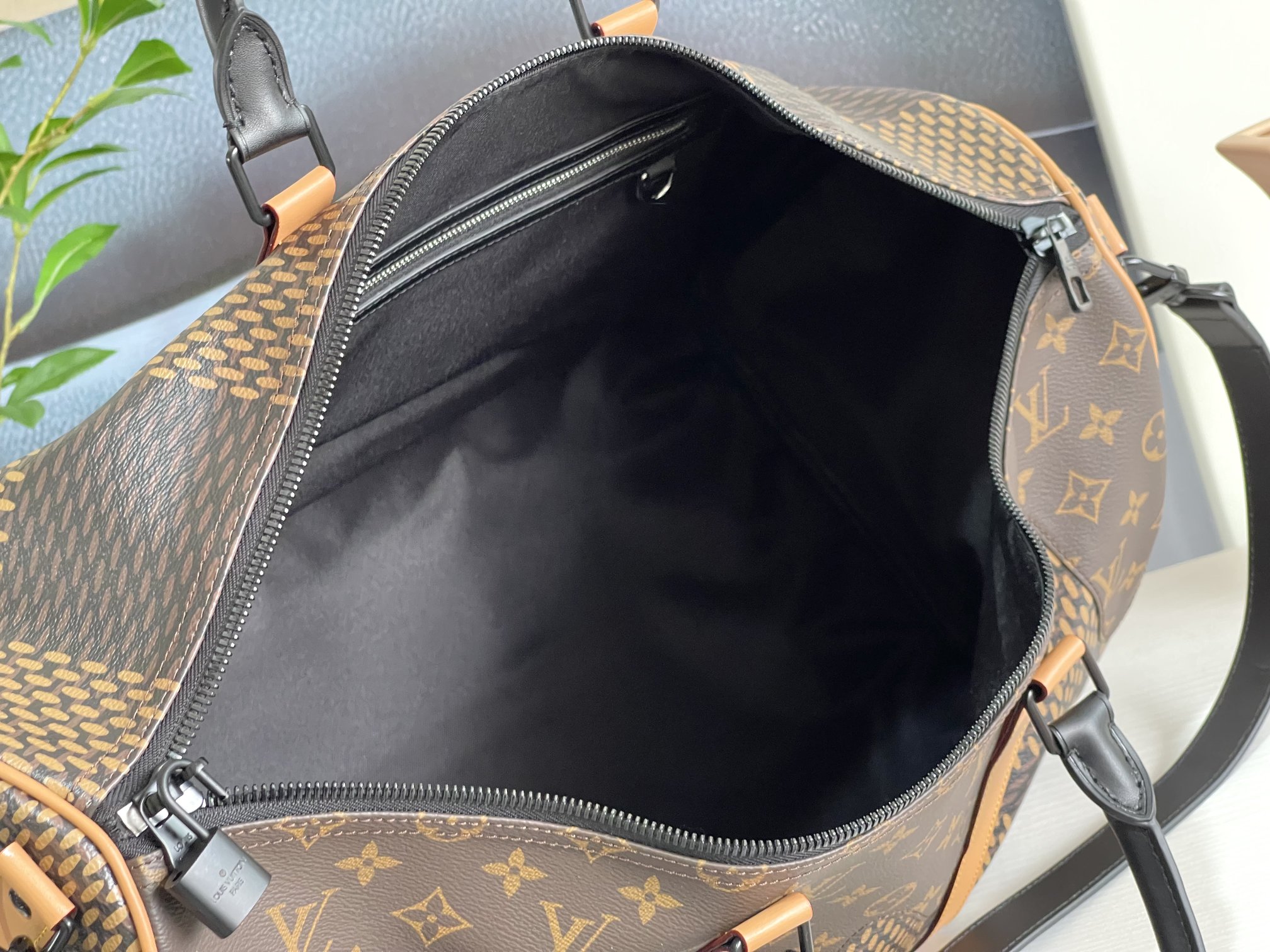 Louis Vuitton Haute Couture Classic Luxury Handbag Shoulder Crossbody 9