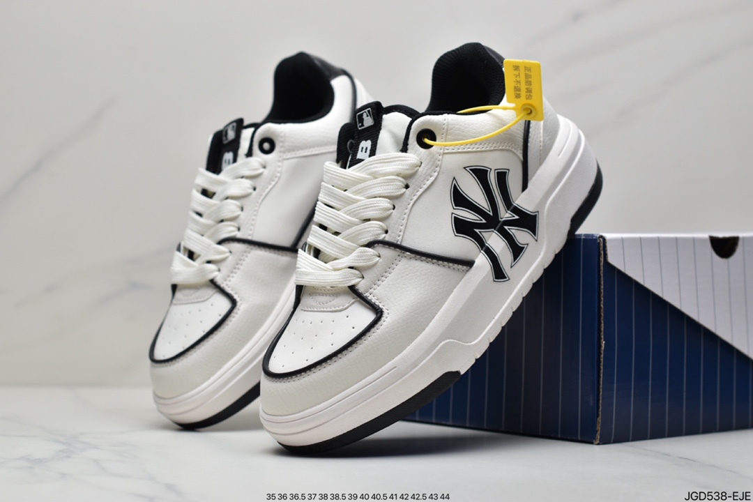 MLB Chunky Liner New York Yankees Casual Sports Jogging Shoes ”Leather White Black NY Print” 3ASXCA12N-50WHS