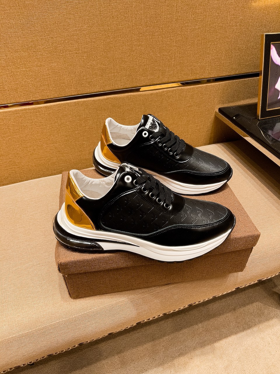 I5  阿玛尼男鞋高端品牌 官网1：1最新力作：鞋面采用意大利进口头层牛皮搭配舒适透气内里➕原版防滑耐磨大底制作 ，让行走更加便捷舒适，惊世之作，与官方的质量相比美的1：1复刻[色]打造时尚个性衬托你的与众不同潮男必备!经典