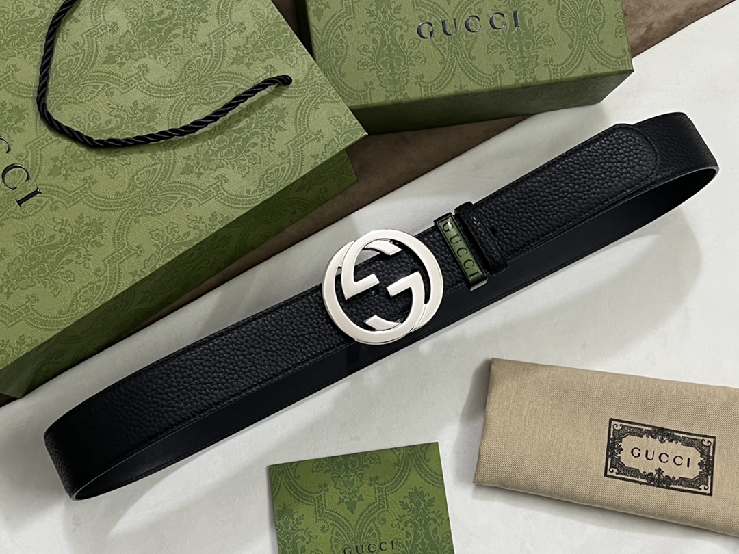 🎁150 GUCCI.古驰 
全套包装 3.8cm带身双面采用进口牛皮精制而成 触感厚实 纹路清晰 搭配精品亮面钢扣