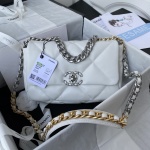 Chanel 19 Sacs À Main Luxe pas cher Collection automne - hiver 1 Chanel 19 Sacs À Main Luxe pas cher
Collection automne – hiver