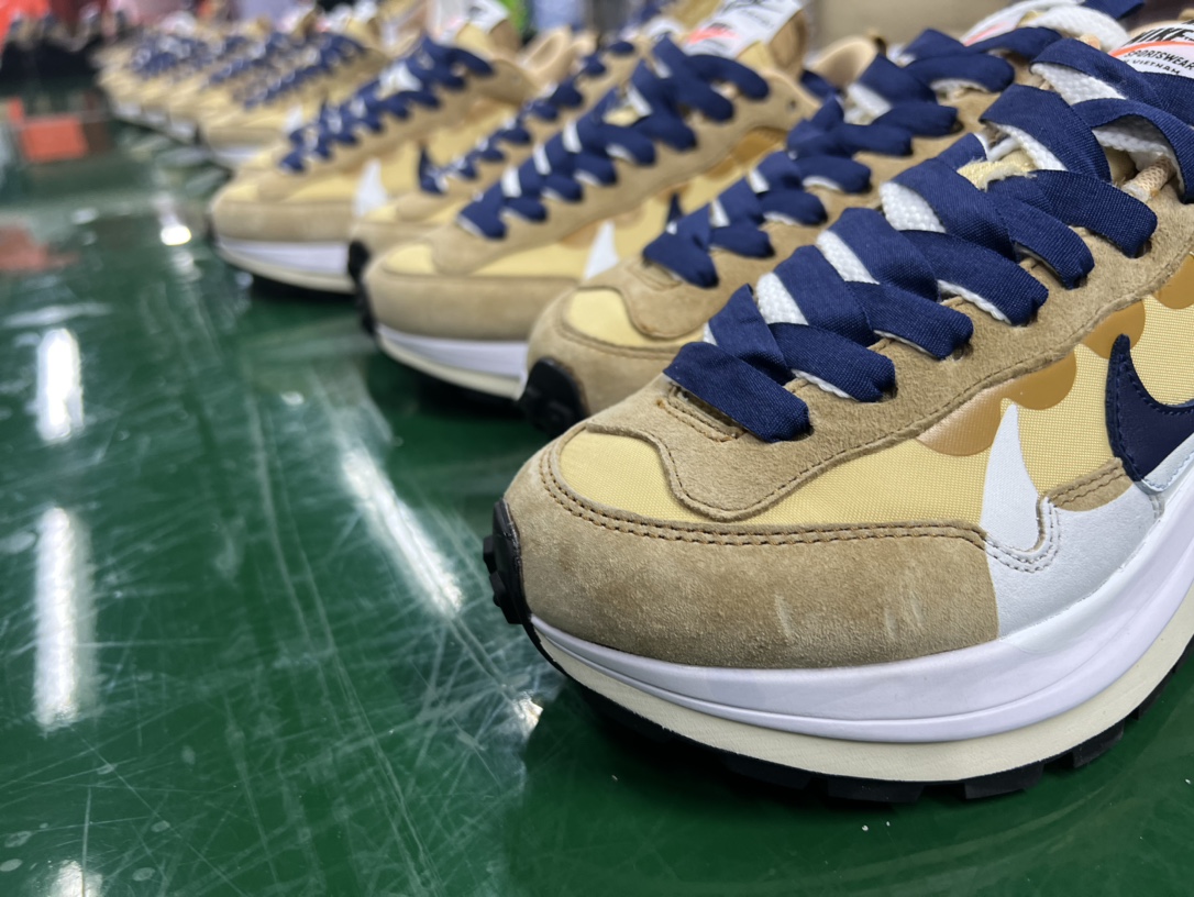 MiniCost Shoe 4