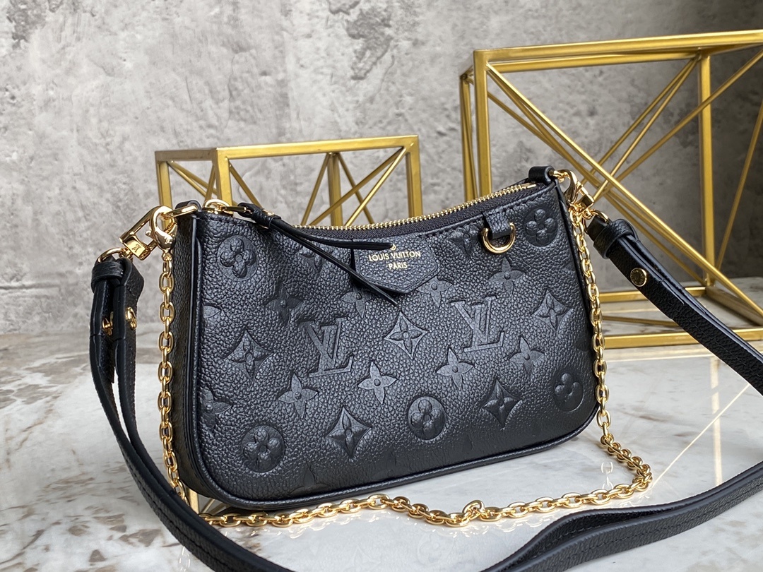 顶级原单M80349黑色全皮麻将包系列M80349米白色2022春季系列EasyPouchOnStrap
