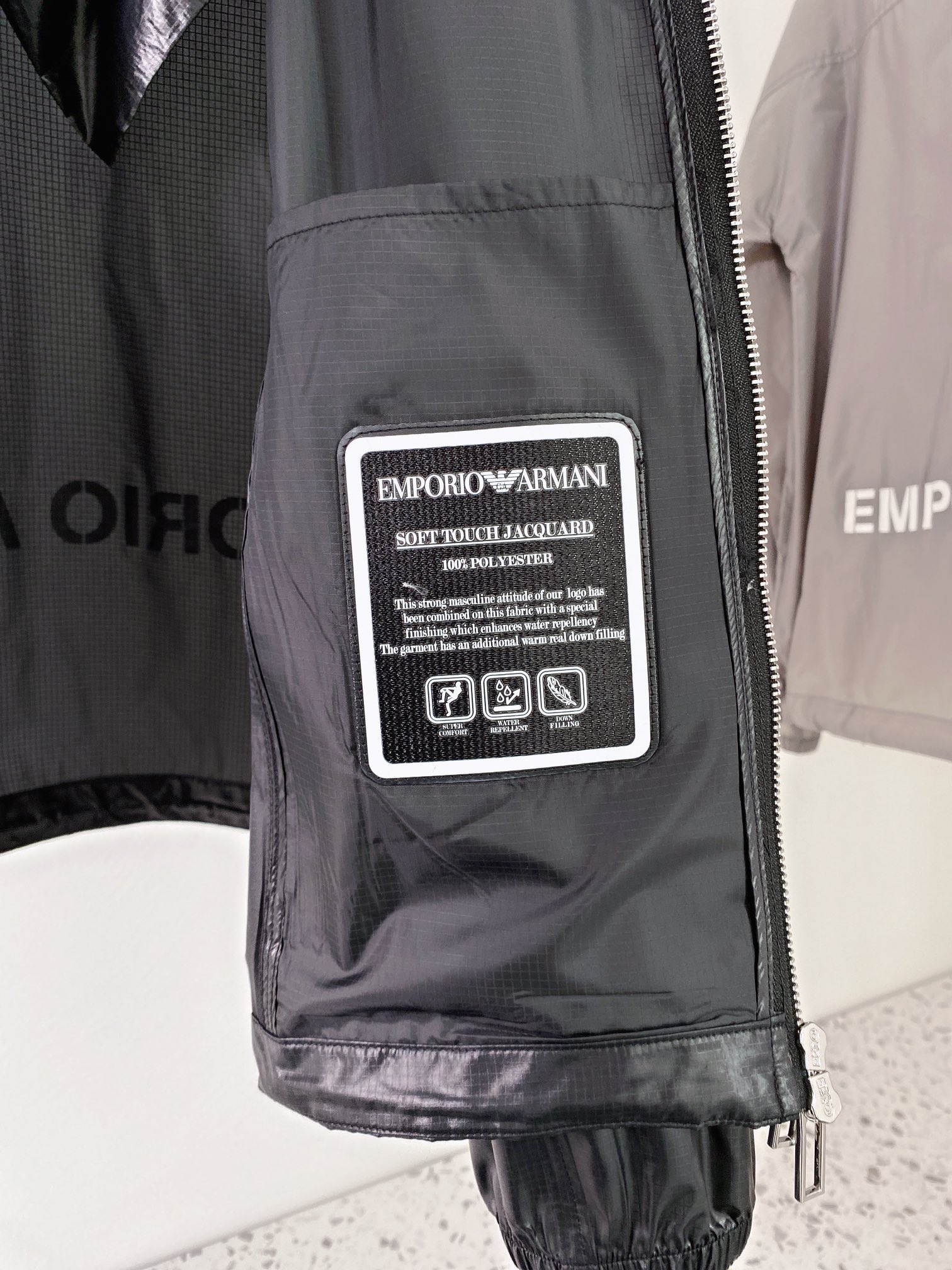 EMPORIO ARMANI 阿玛尼春夏22 新品外套
