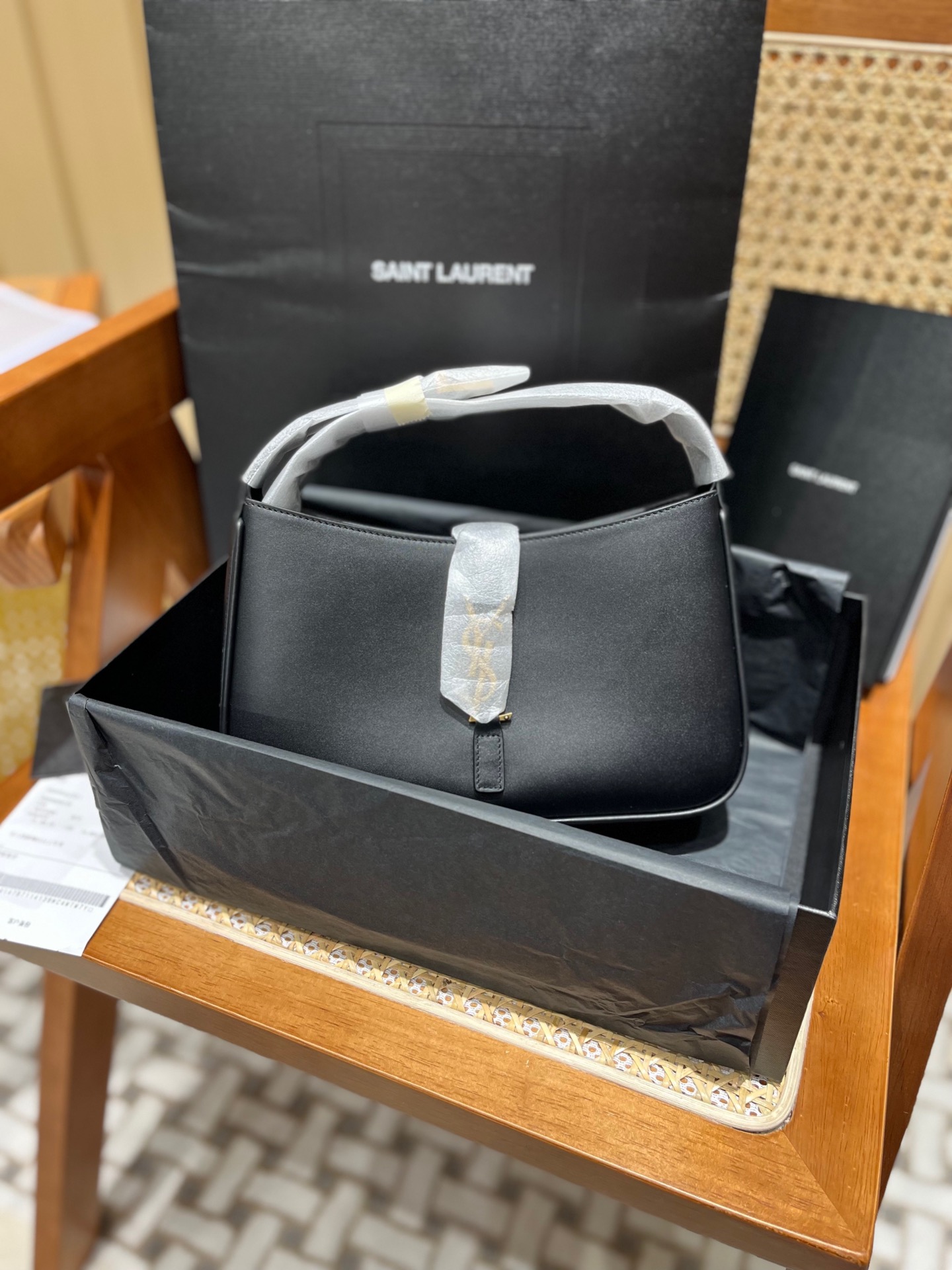 Saint laurent Ysl LE 5 À 7 平纹腋下包 657228黑色