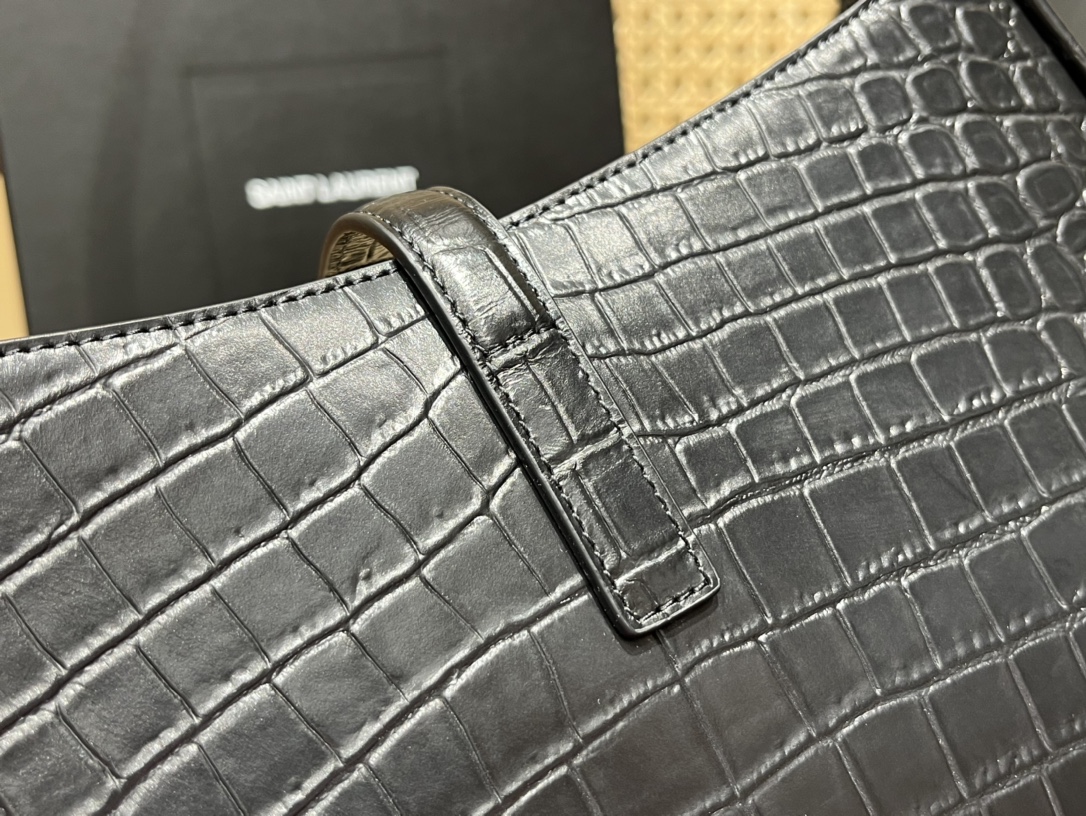 Saint laurent Ysl LE 5 À 7 鳄鱼纹腋下包 657228黑色