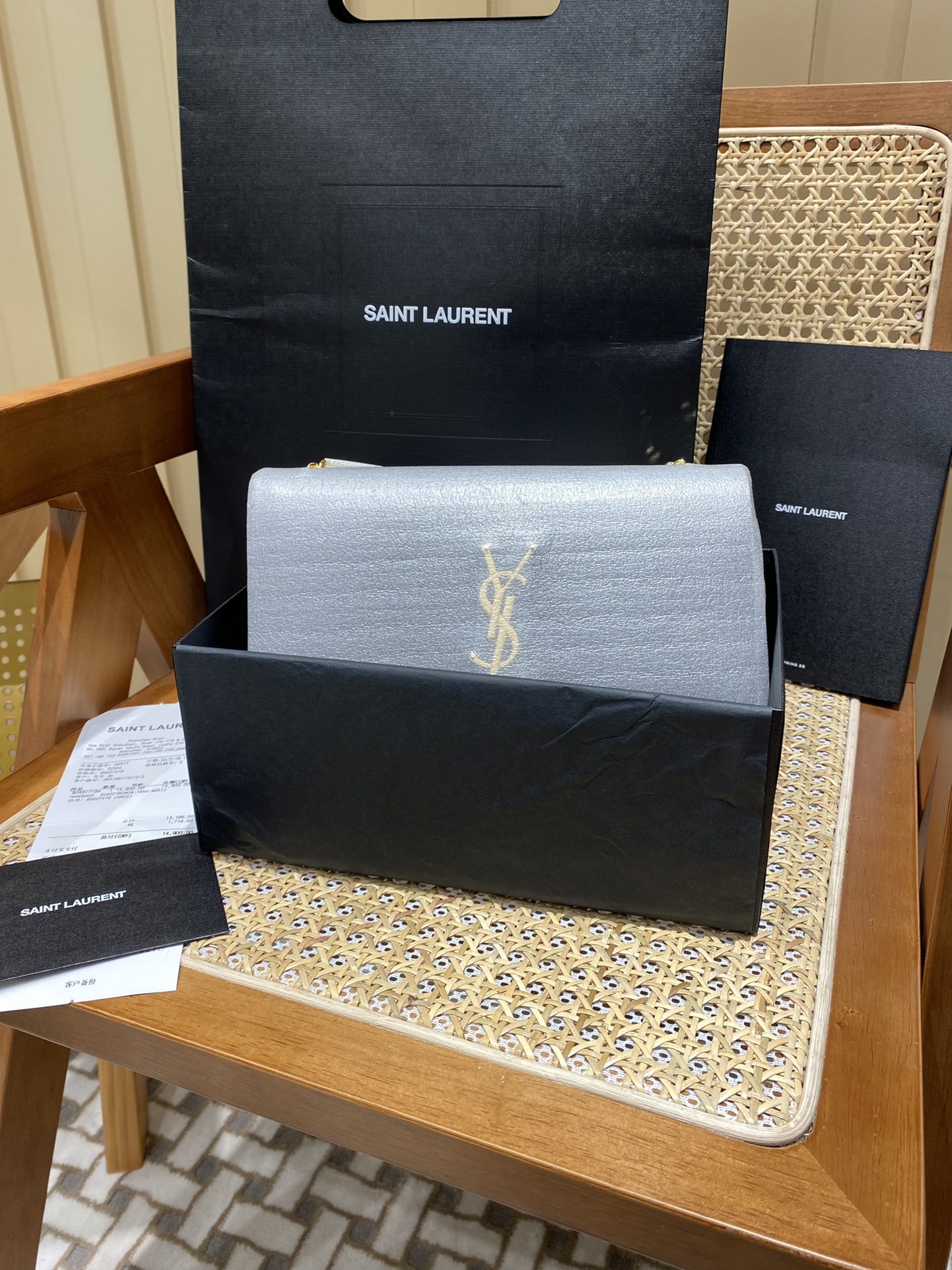 YSL ๐ฒ๐๐๐ ๐ฎ๐ฐ๐๐ ้ฑผๅญ้
ฑๆๆ้พๆกๅ
้ป่ฒ/้ๆฃ