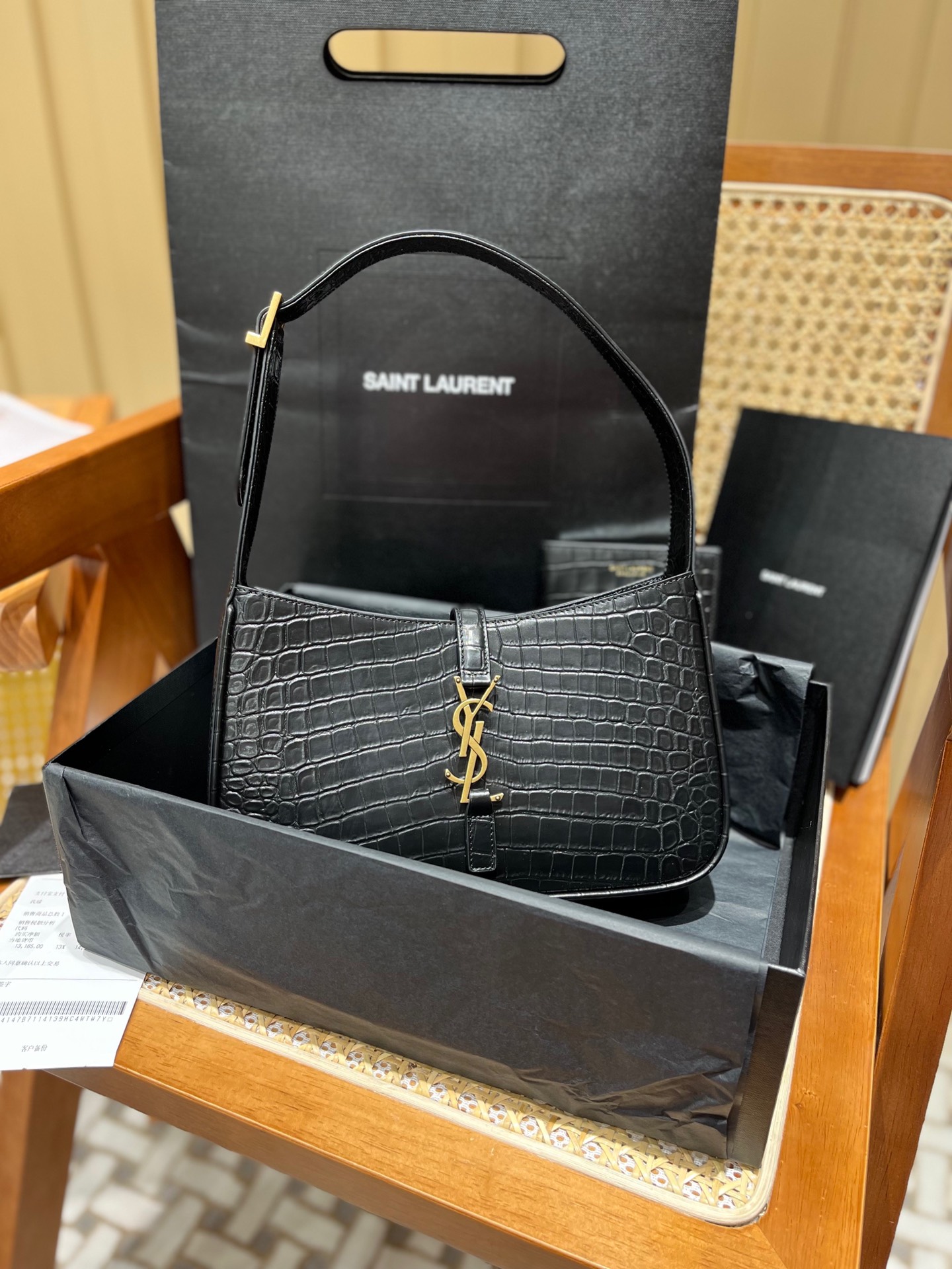 Saint laurent Ysl LE 5 À 7 鳄鱼纹腋下包 657228黑色