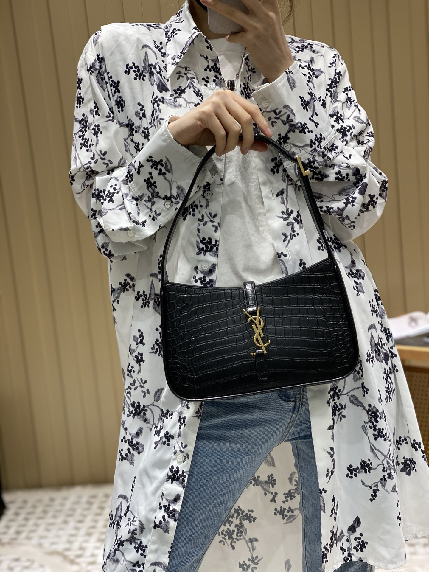 Saint laurent Ysl LE 5 À 7 鳄鱼纹腋下包 657228黑色