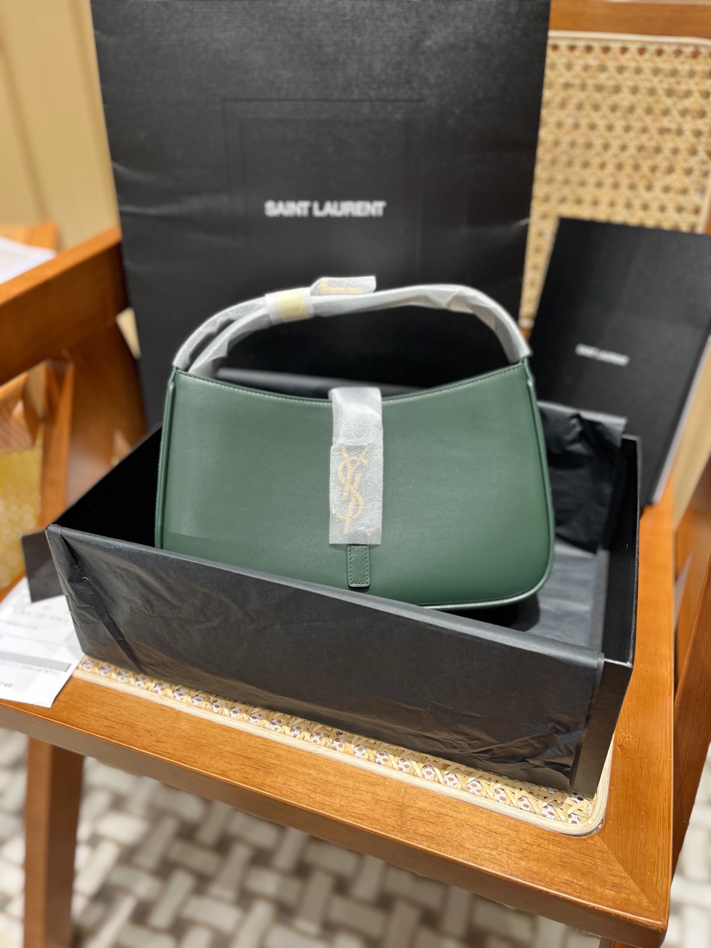 Saint laurent Ysl LE 5 À 7 平纹腋下包 657228绿色