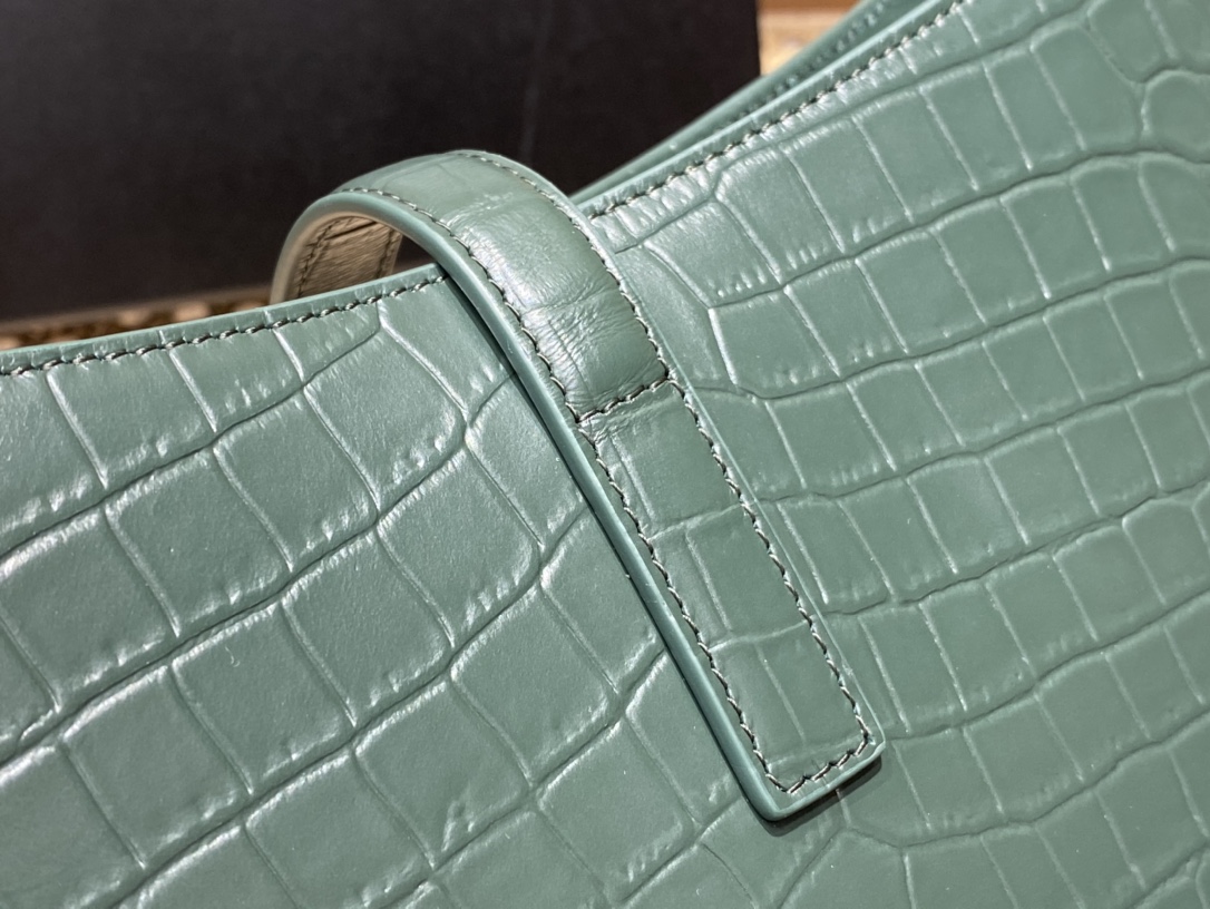 Saint laurent Ysl LE 5 À 7 鳄鱼纹腋下包 657228绿色