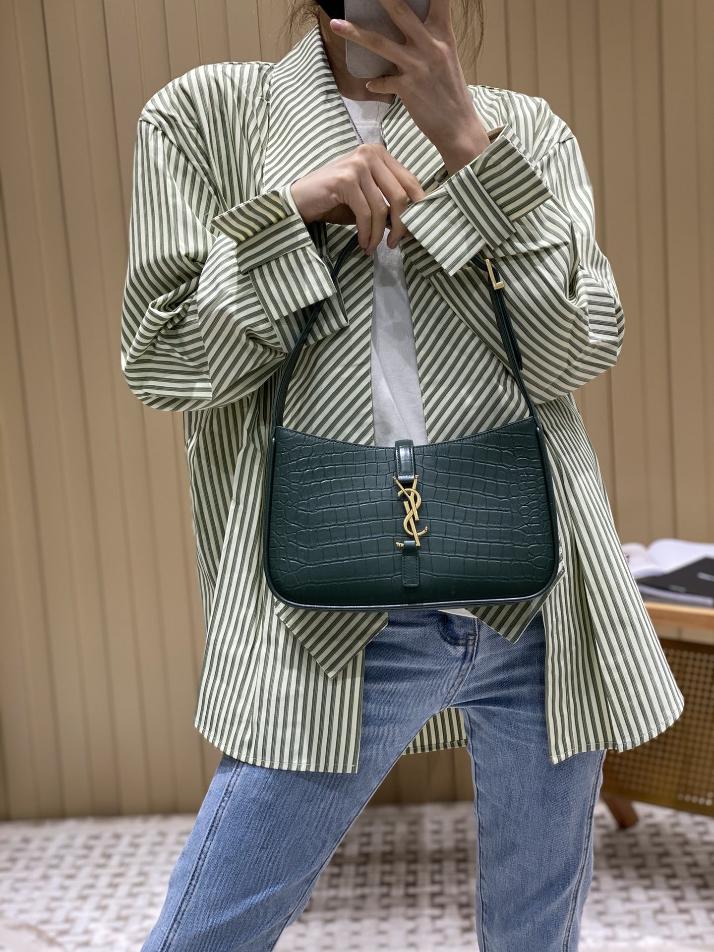 Saint laurent Ysl LE 5 À 7 鳄鱼纹腋下包 657228绿色