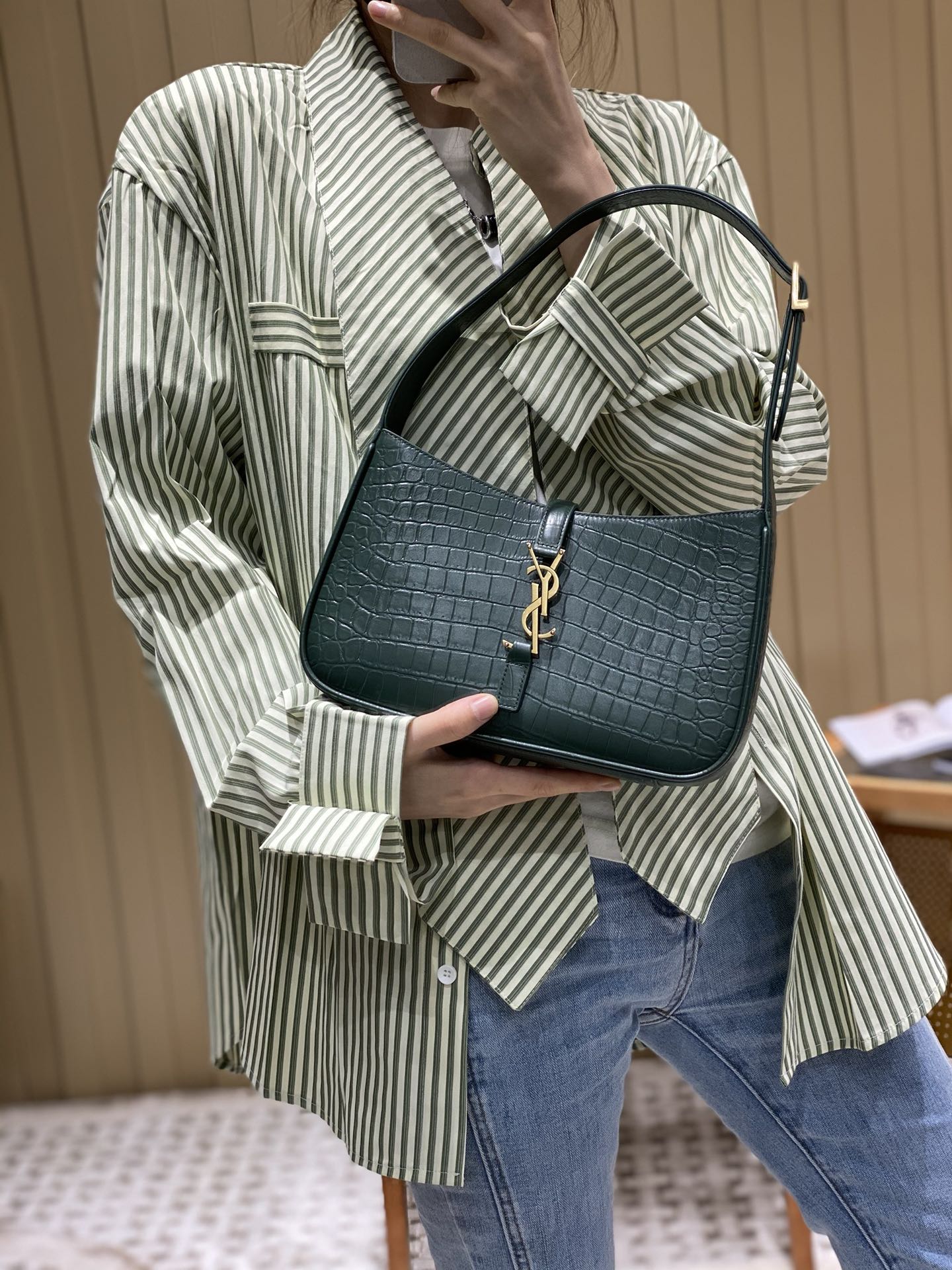 Saint laurent Ysl LE 5 À 7 鳄鱼纹腋下包 657228绿色