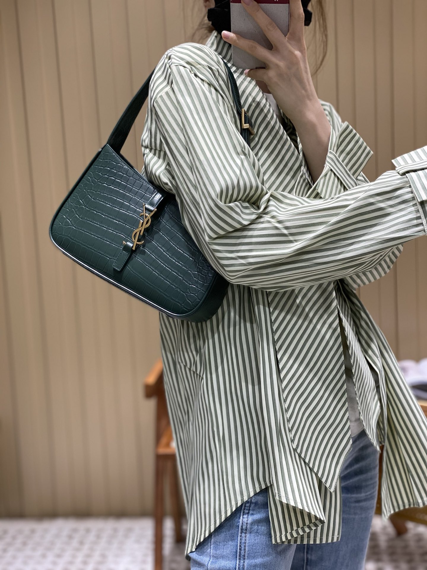 Saint laurent Ysl LE 5 À 7 鳄鱼纹腋下包 657228绿色