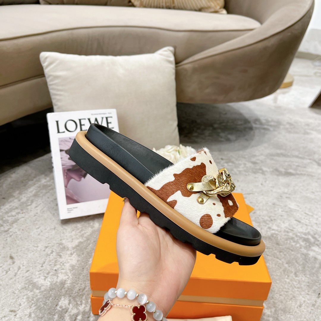 Louis Vuitton LOUIS VUITTON | 路易威登 ²⁰²2𝐬