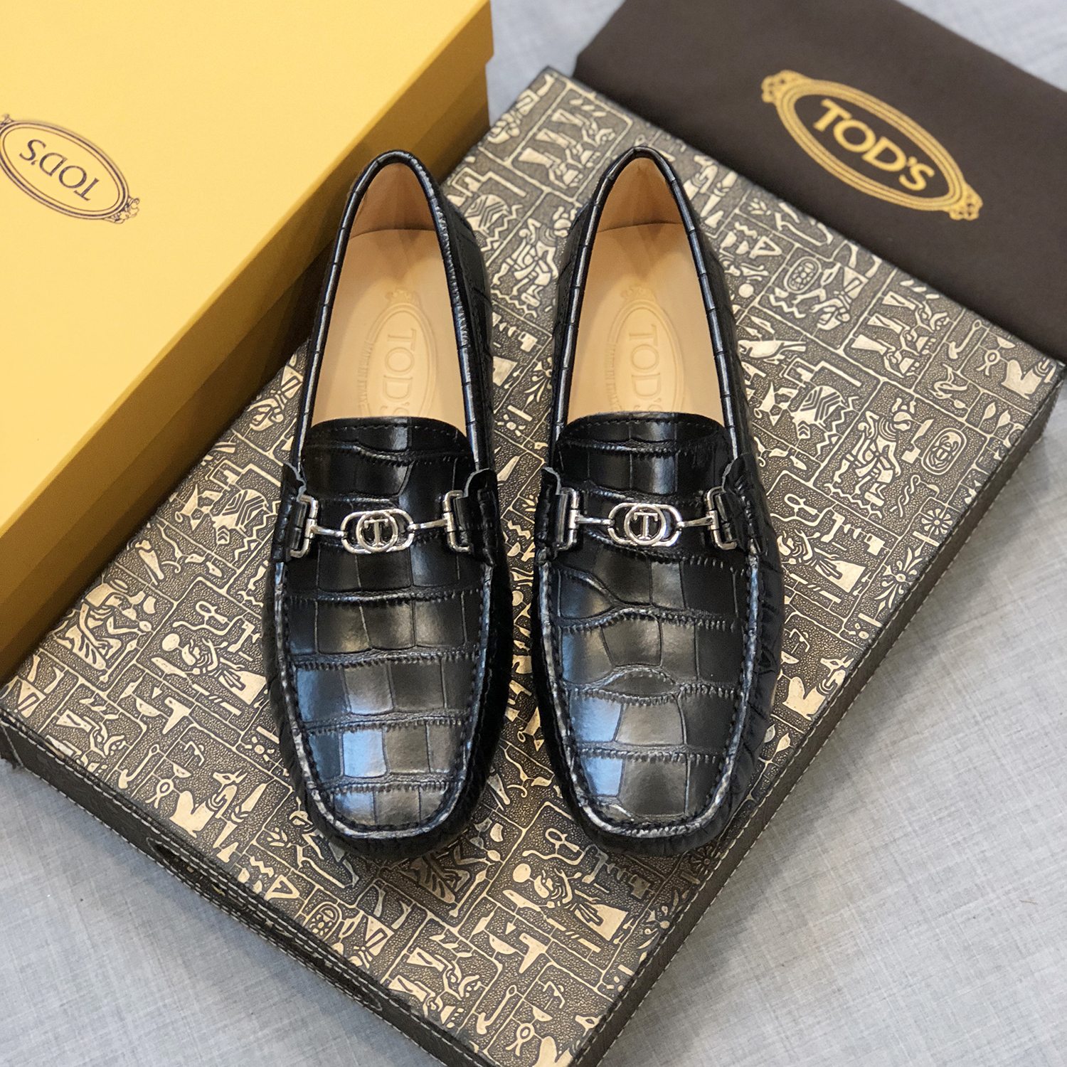 P625 Men’s Crocodile Almond Bean Shoes, Black, Size 38-45, Original Packaging.