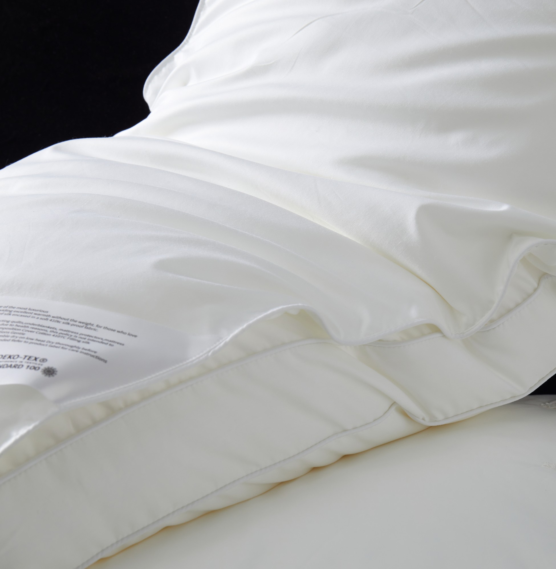 Designed in a standard size compatible with conventional pillowcases, it - Comprehensive 5
