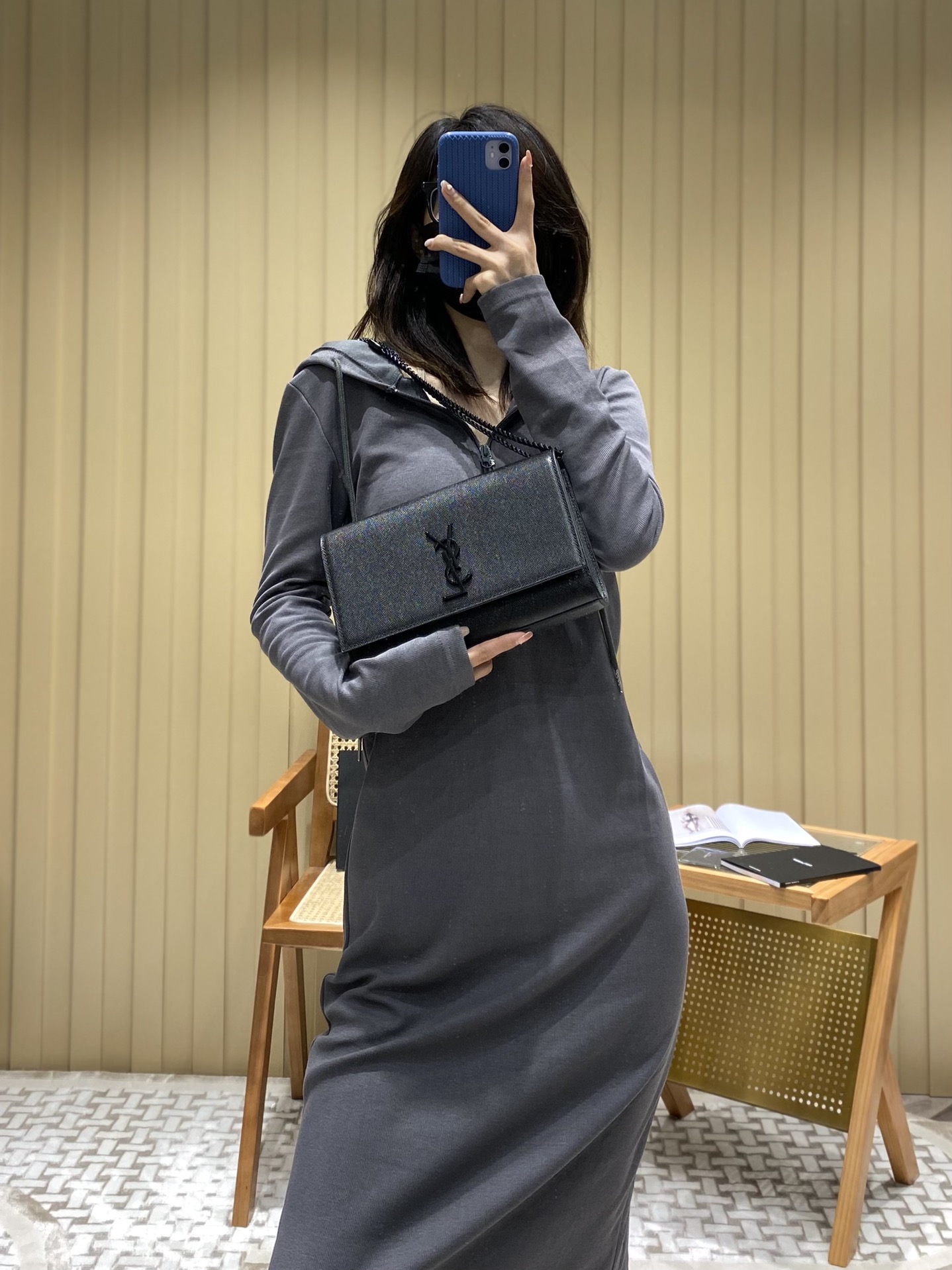 Saint laurent Ysl ๐ฒ๐๐๐ ๐ฎ๐ฐ๐๐ ้พๆกๅ
354021้ป่ฒ็็บน้ปๆฃ