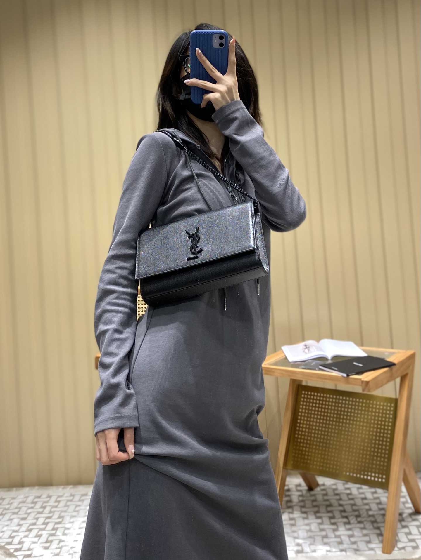 Saint laurent Ysl ๐ฒ๐๐๐ ๐ฎ๐ฐ๐๐ ้พๆกๅ
354021้ป่ฒ็็บน้ปๆฃ
