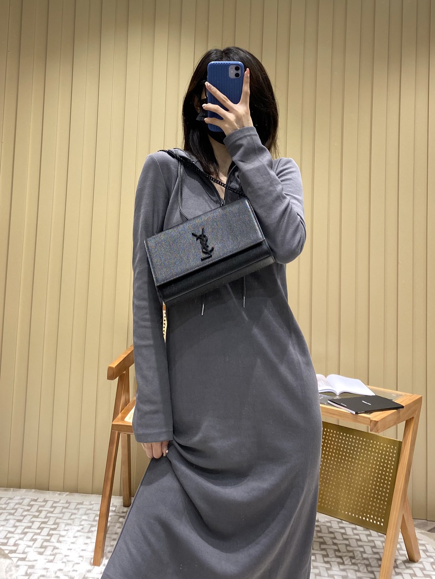 Saint laurent Ysl ๐ฒ๐๐๐ ๐ฎ๐ฐ๐๐ ้พๆกๅ
354021้ป่ฒ็็บน้ปๆฃ
