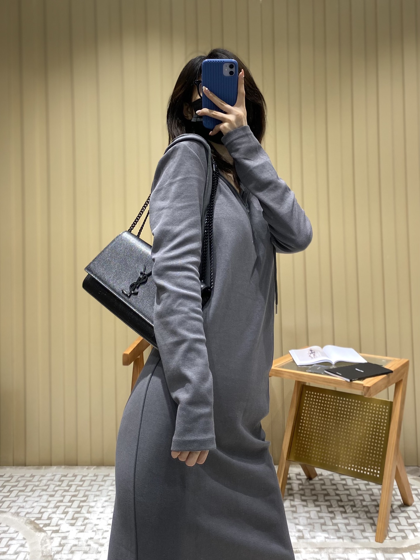 Saint laurent Ysl ๐ฒ๐๐๐ ๐ฎ๐ฐ๐๐ ้พๆกๅ
354021้ป่ฒ็็บน้ปๆฃ
