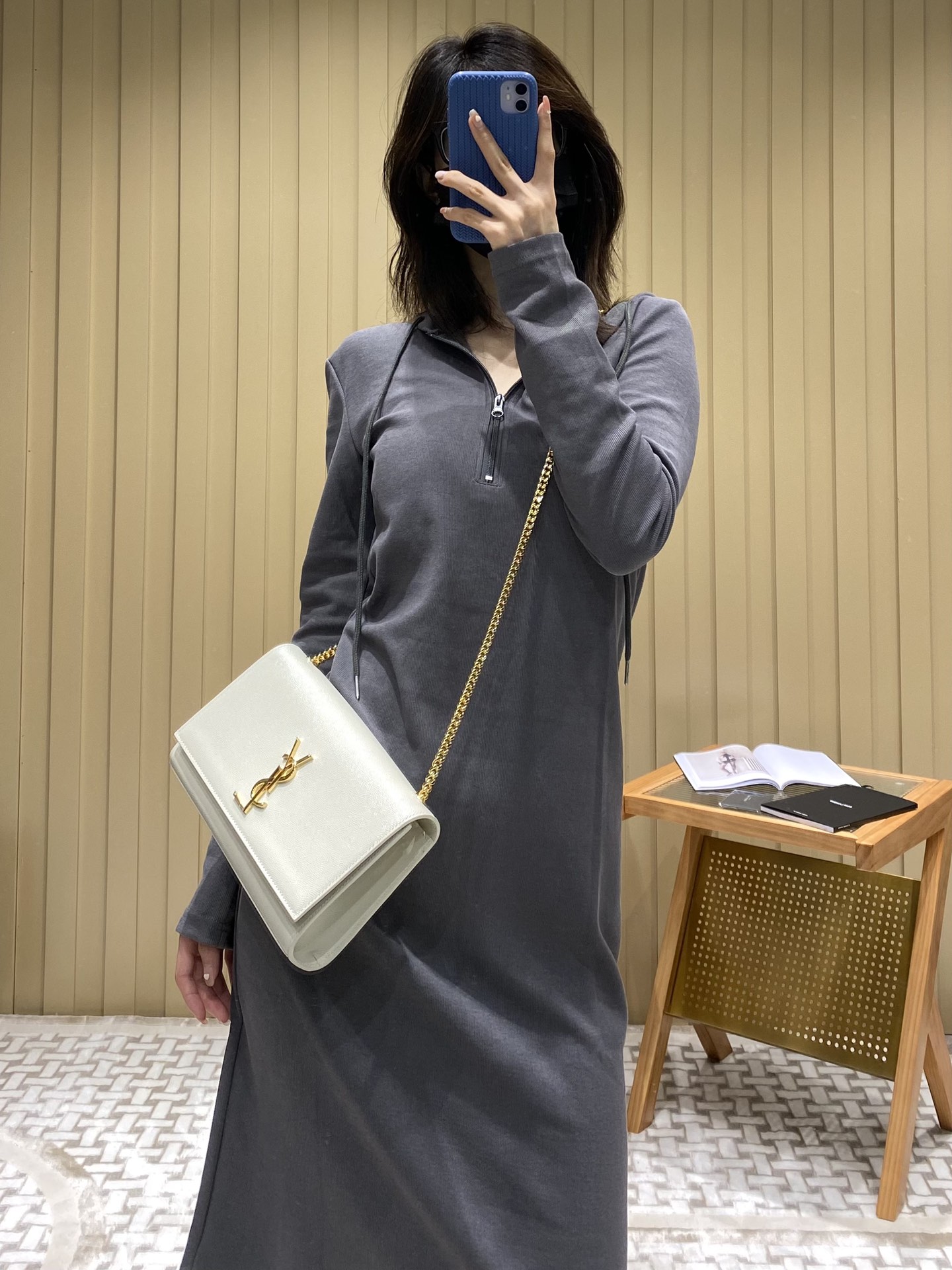 YSL 𝑲𝒂𝒕𝒆 𝟮𝟰𝒄𝒎 鱼子酱斜挎链条包 白色/金扣
