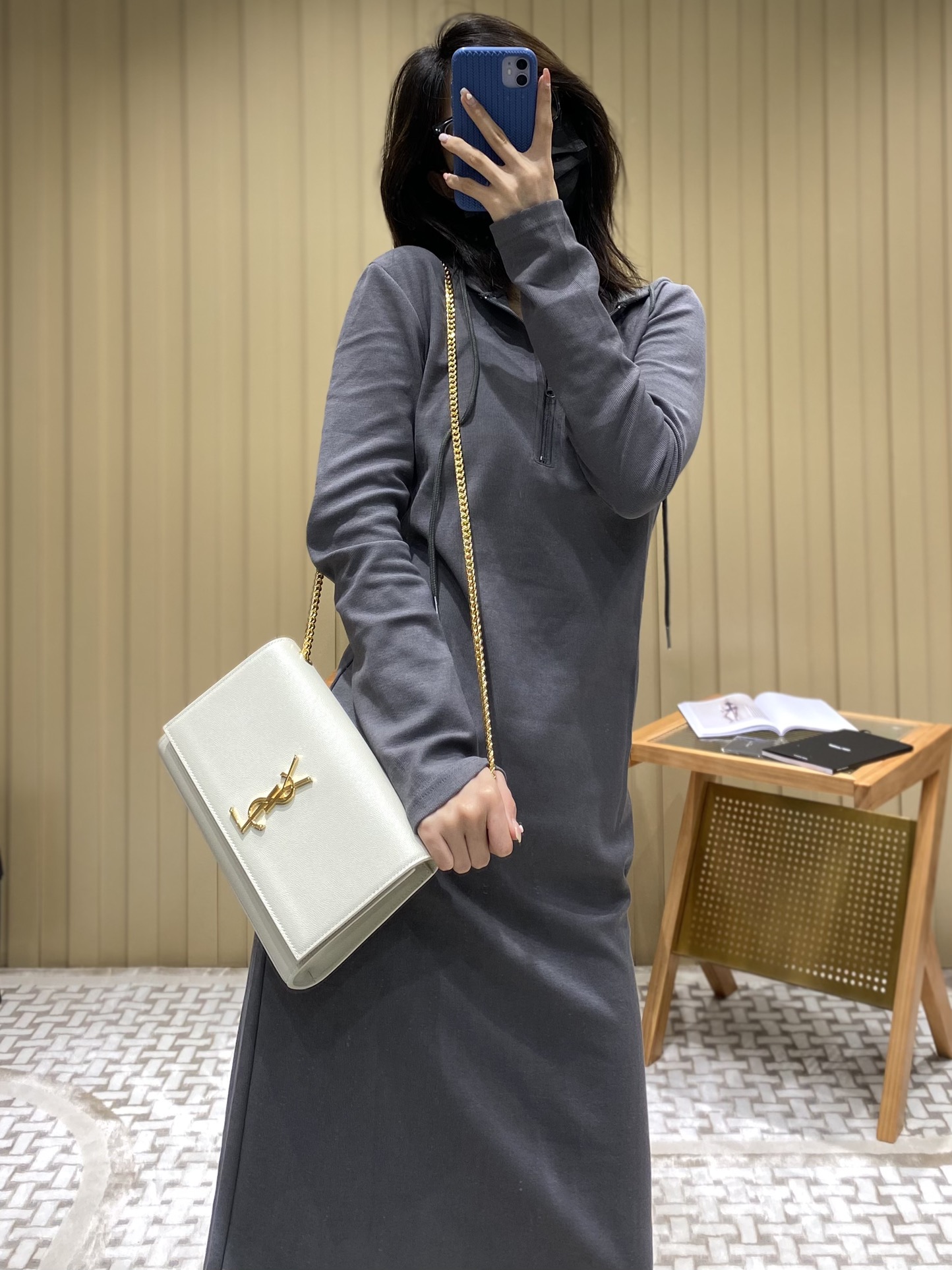 YSL 𝑲𝒂𝒕𝒆 𝟮𝟰𝒄𝒎 鱼子酱斜挎链条包 白色/金扣