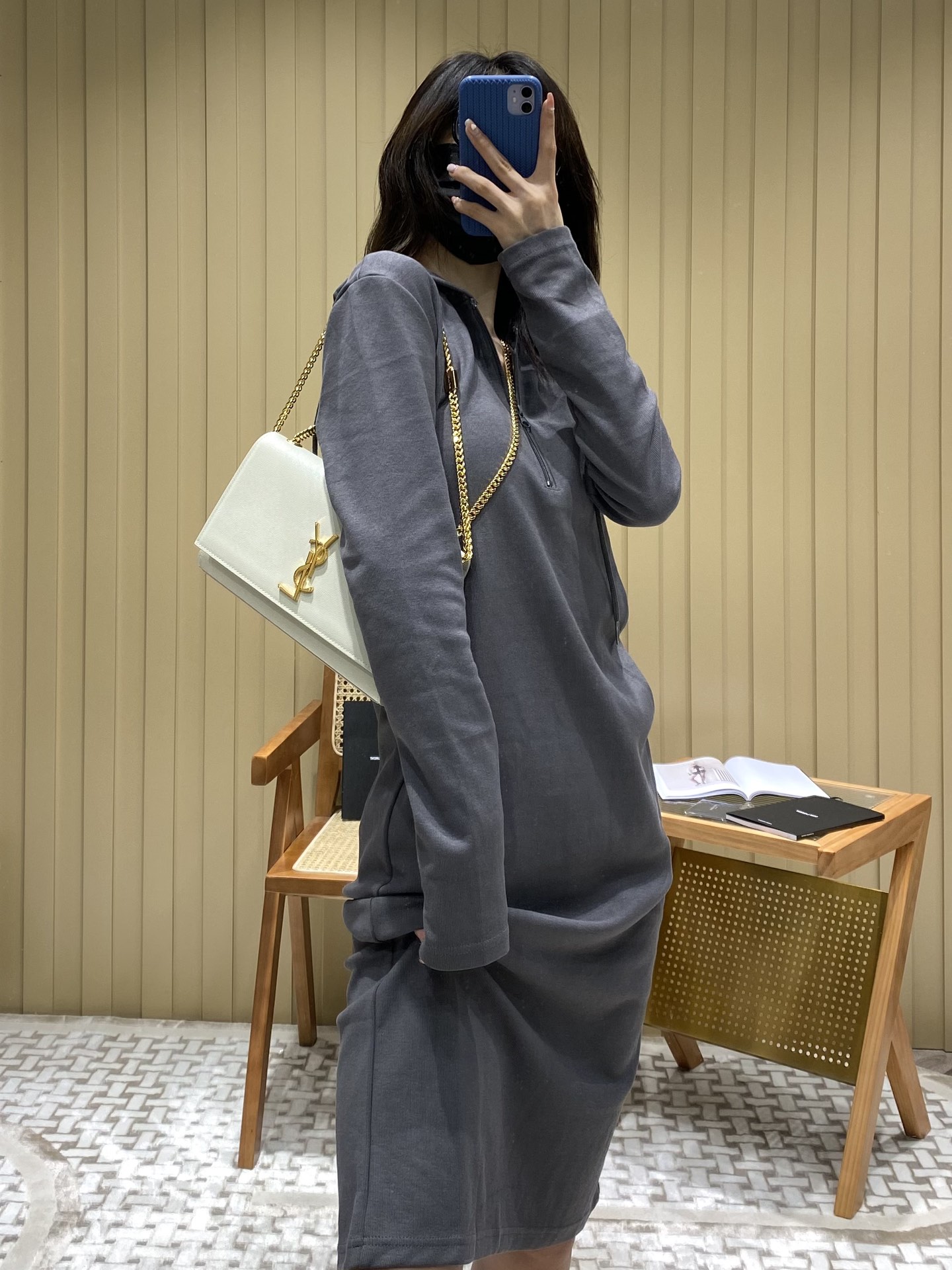 YSL 𝑲𝒂𝒕𝒆 𝟮𝟰𝒄𝒎 鱼子酱斜挎链条包 白色/金扣