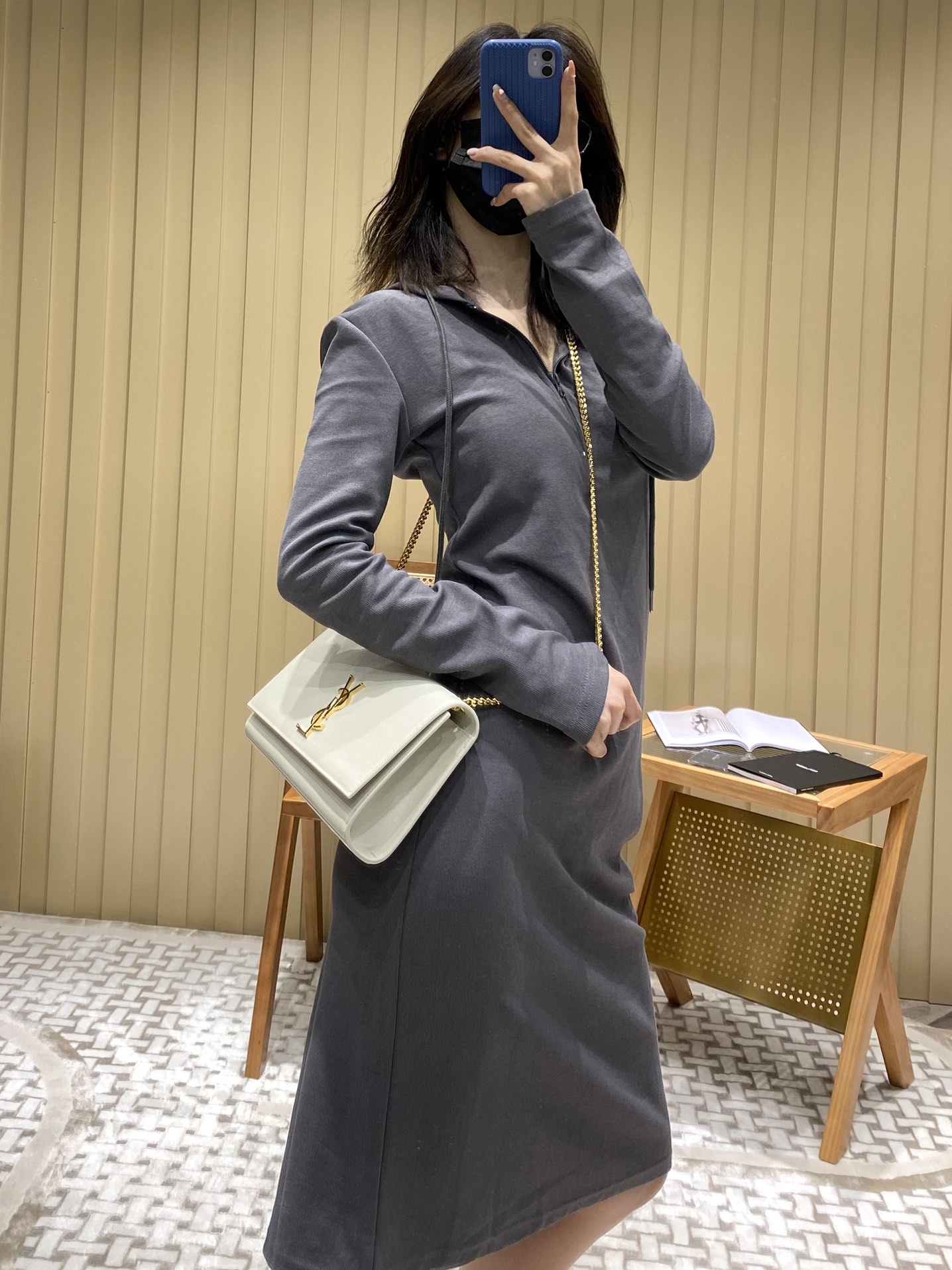 YSL 𝑲𝒂𝒕𝒆 𝟮𝟰𝒄𝒎 鱼子酱斜挎链条包 白色/金扣