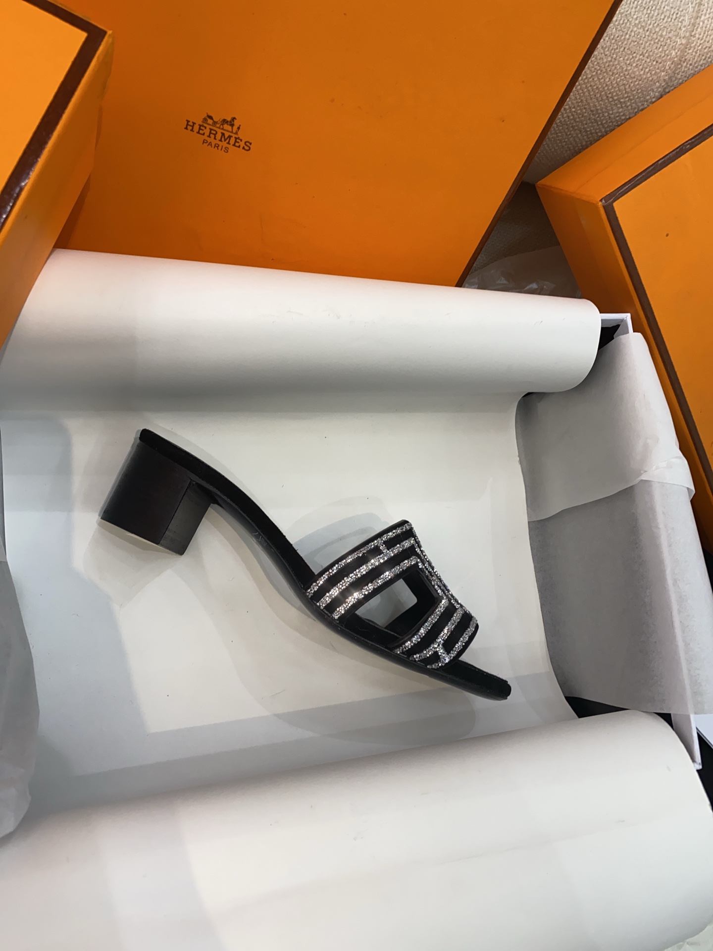 Hermès herme*爱马仕最新闪钻Oasis中跟H拖鞋，有货~