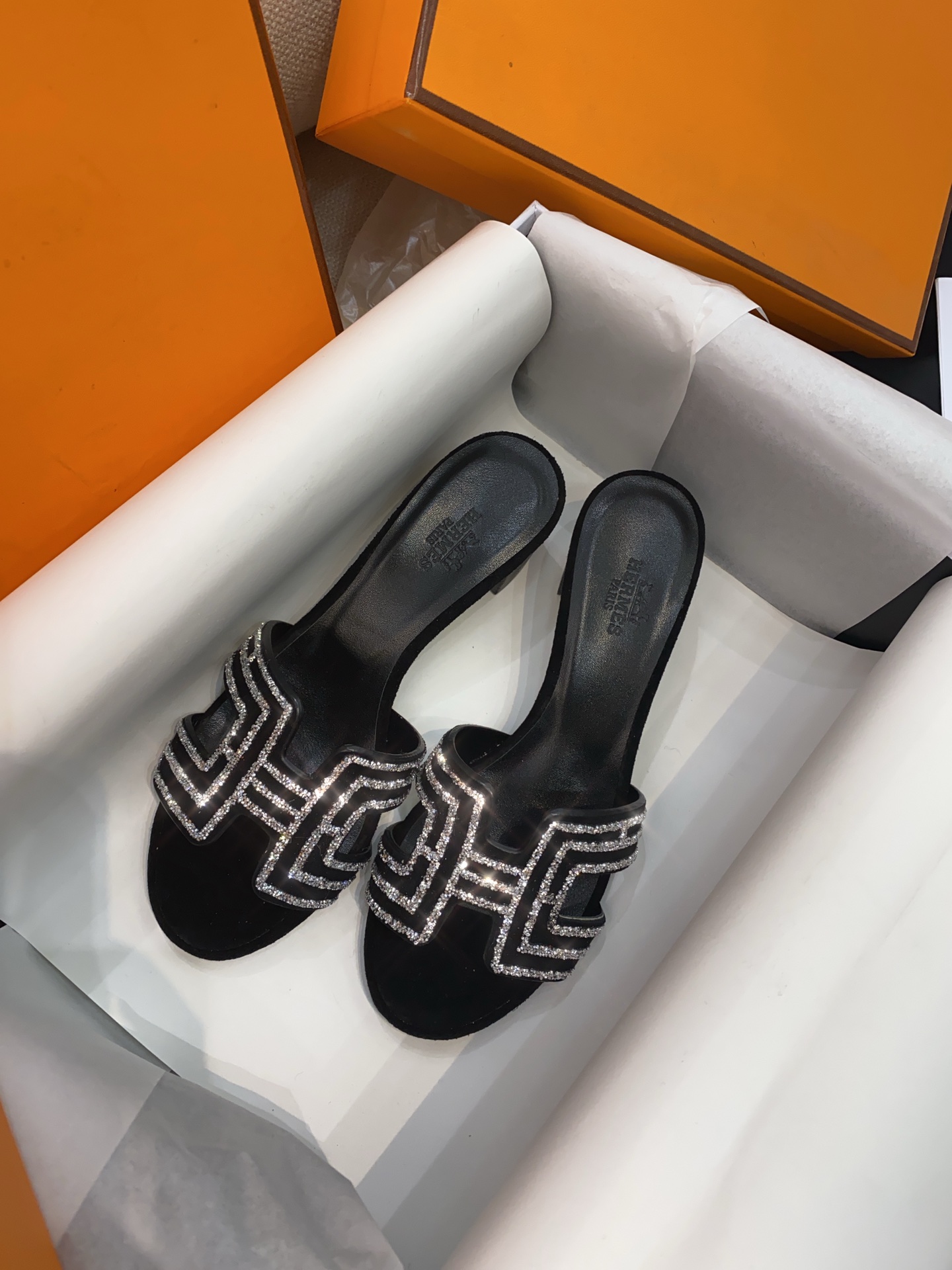 Hermès herme*爱马仕最新闪钻Oasis中跟H拖鞋，有货~