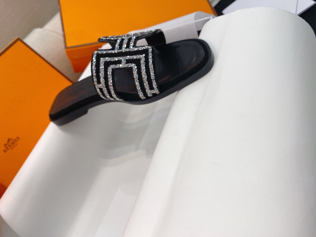 Hermès herme*爱马仕最新闪钻Oran平底H拖鞋，有货~