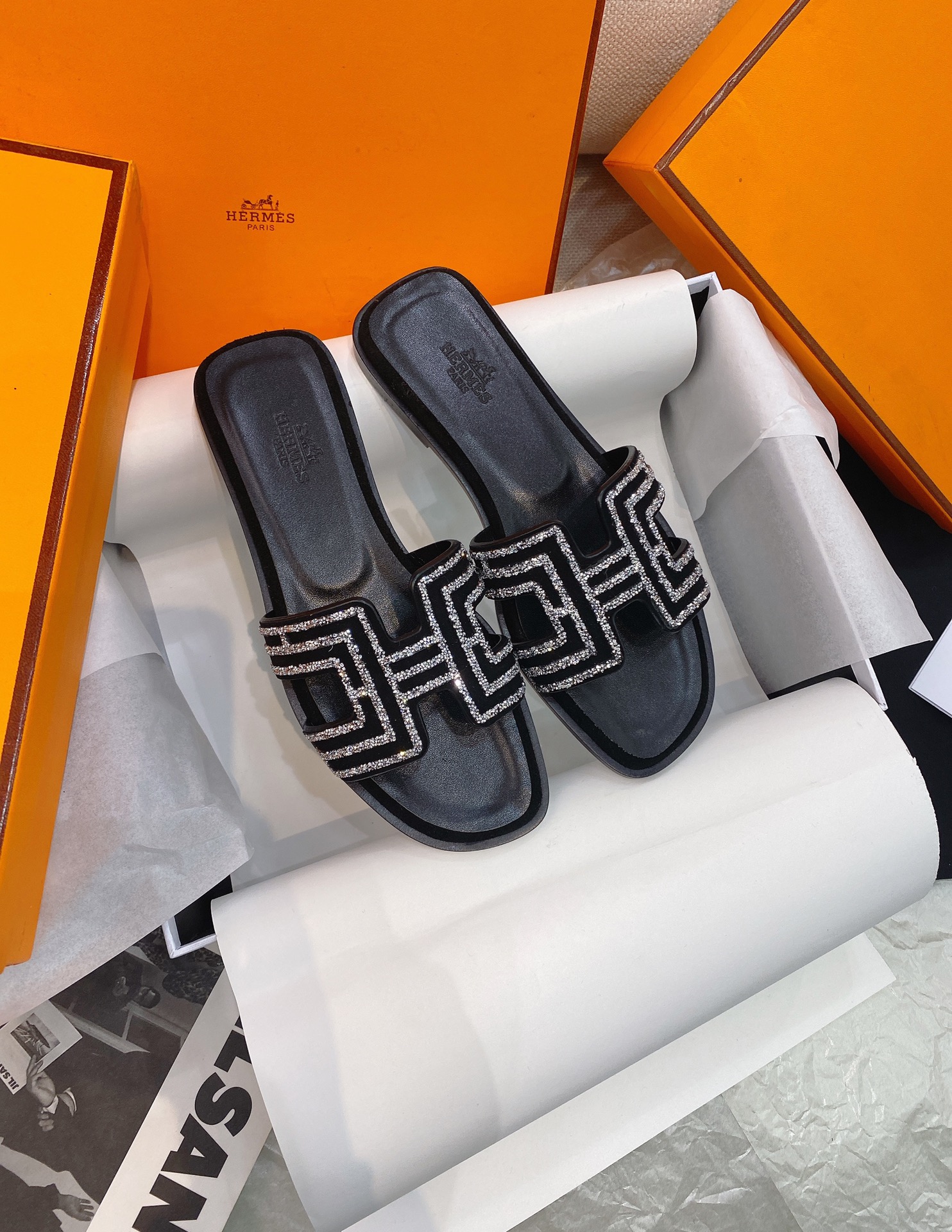 Hermès herme*爱马仕最新闪钻Oran平底H拖鞋，有货~