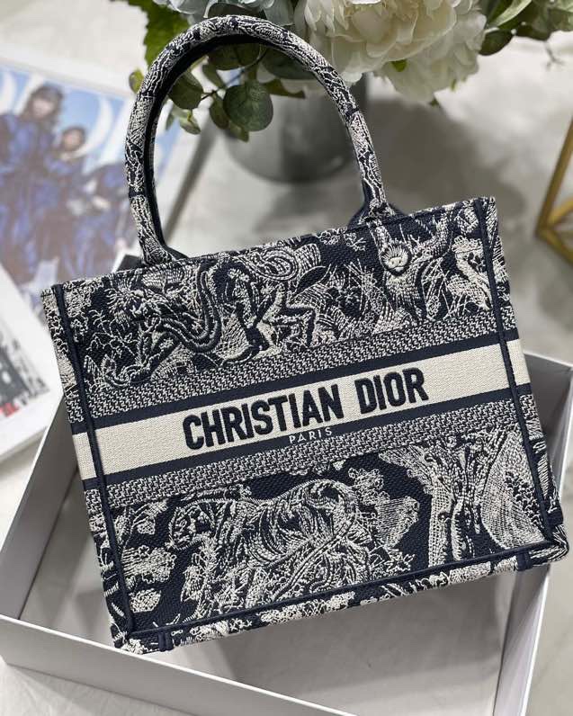 Dior Book Tote 小号 刺绣 手提包