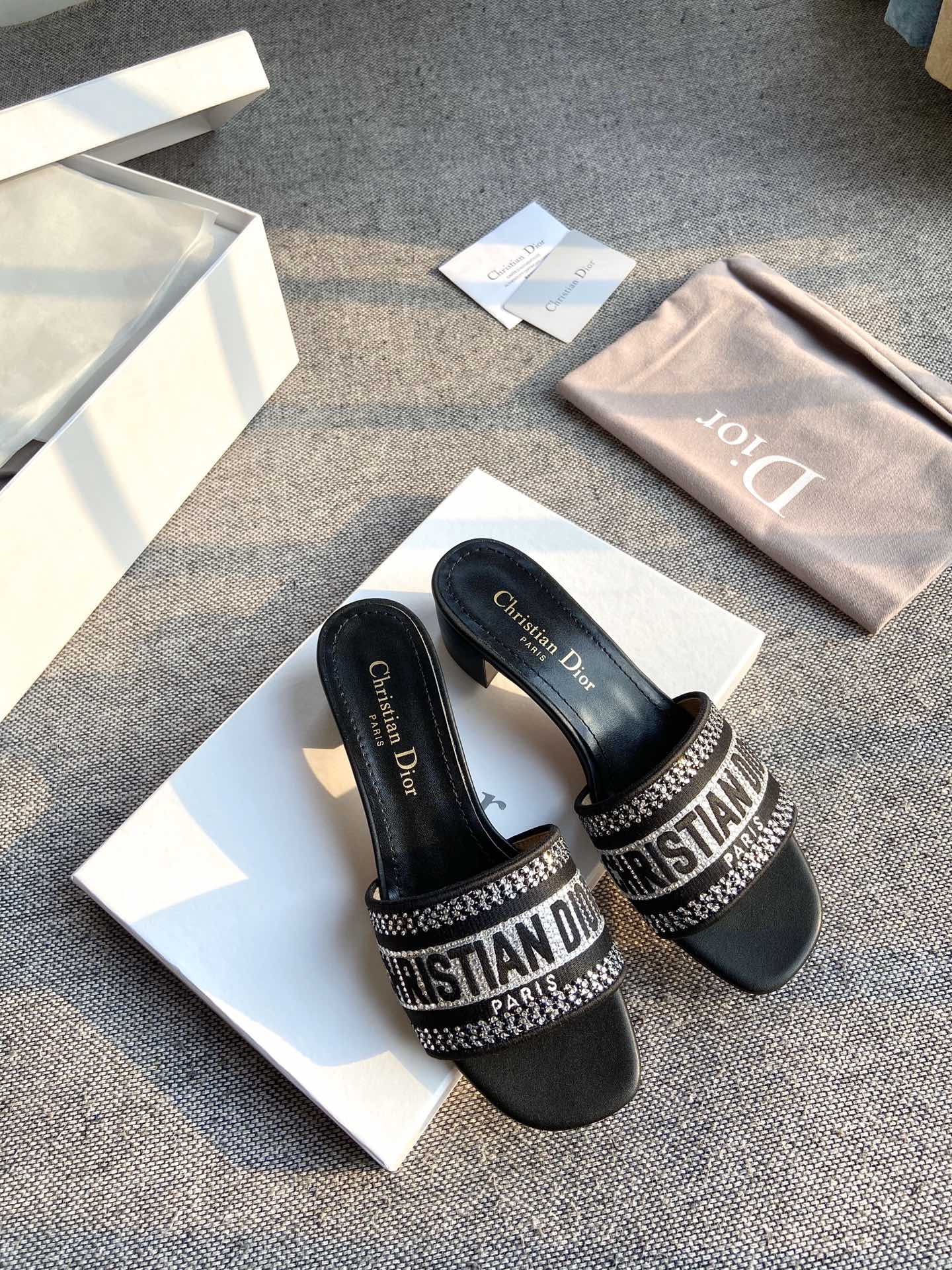 Женские черные мюли со стразами Dior