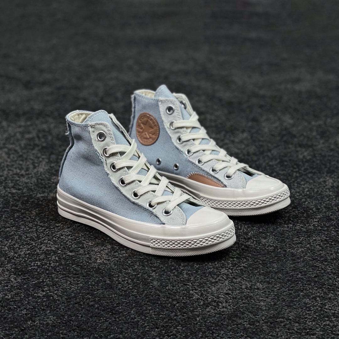 G0 Converse Chuck 1970s 冰淇淋新配色 新上架的匡威太清新了这个冰激凌浅粉和水兰色 太打动人拼接焦糖皮革补丁 一点也不违和鞋底和鞋带有大亮点