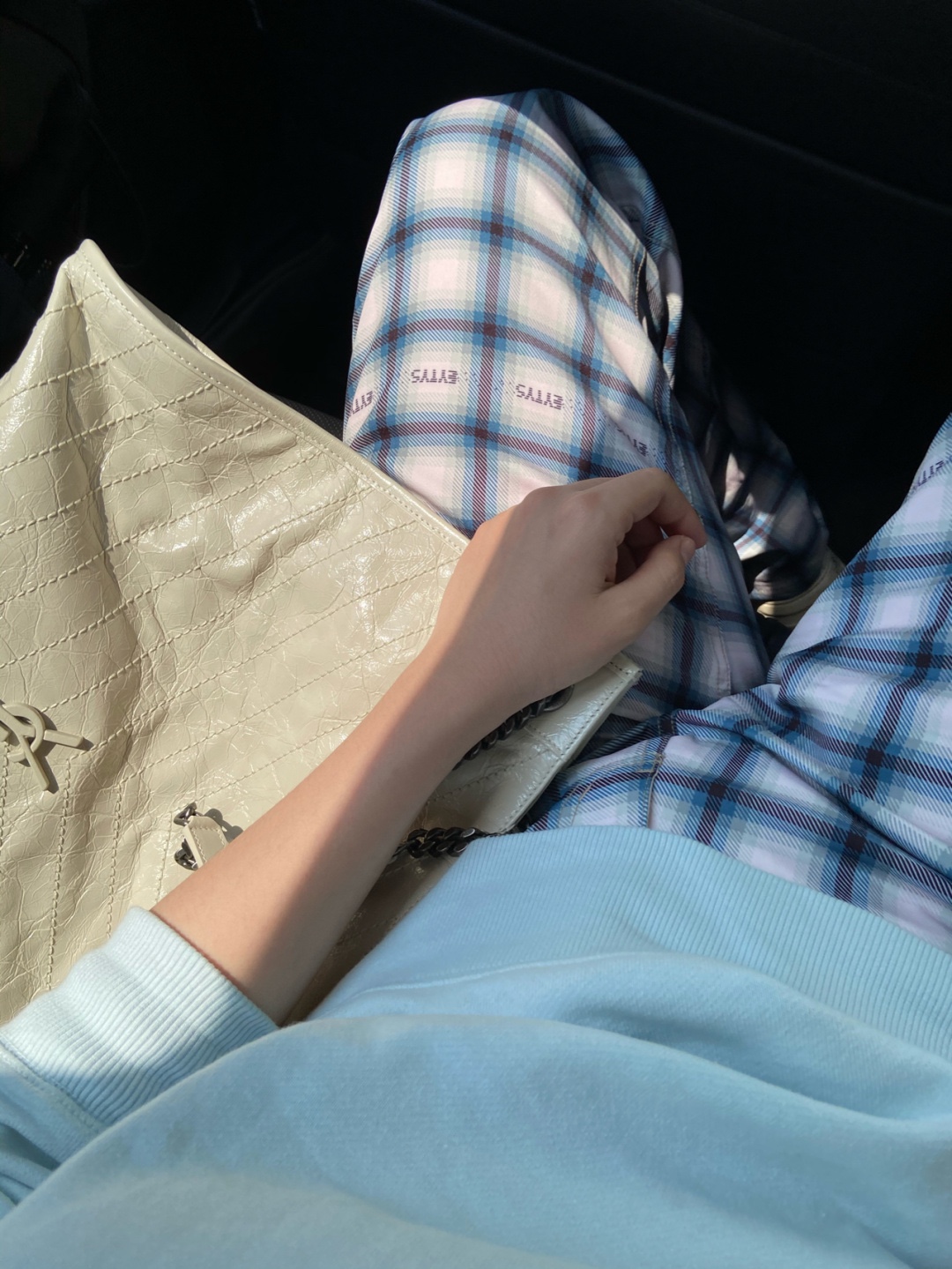 NO:659515,Oil-waxed cowhide, wear-resistant and scratch-resistant, retro white, high-end and easy to match, mainly especially lightweight, saint laurent, saint laurent, cowhide19860909油蜡牛皮 耐磨耐刮 复古白 高级还好搭配 主要是特别轻便,圣罗兰,saint laurent,cowhide,Bag