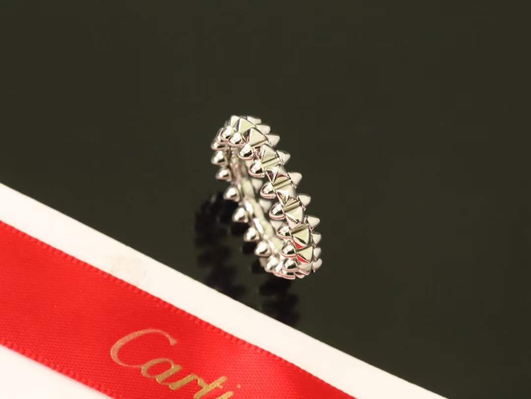Cartier Cartier 卡地亚新款子弹头 铆钉戒指