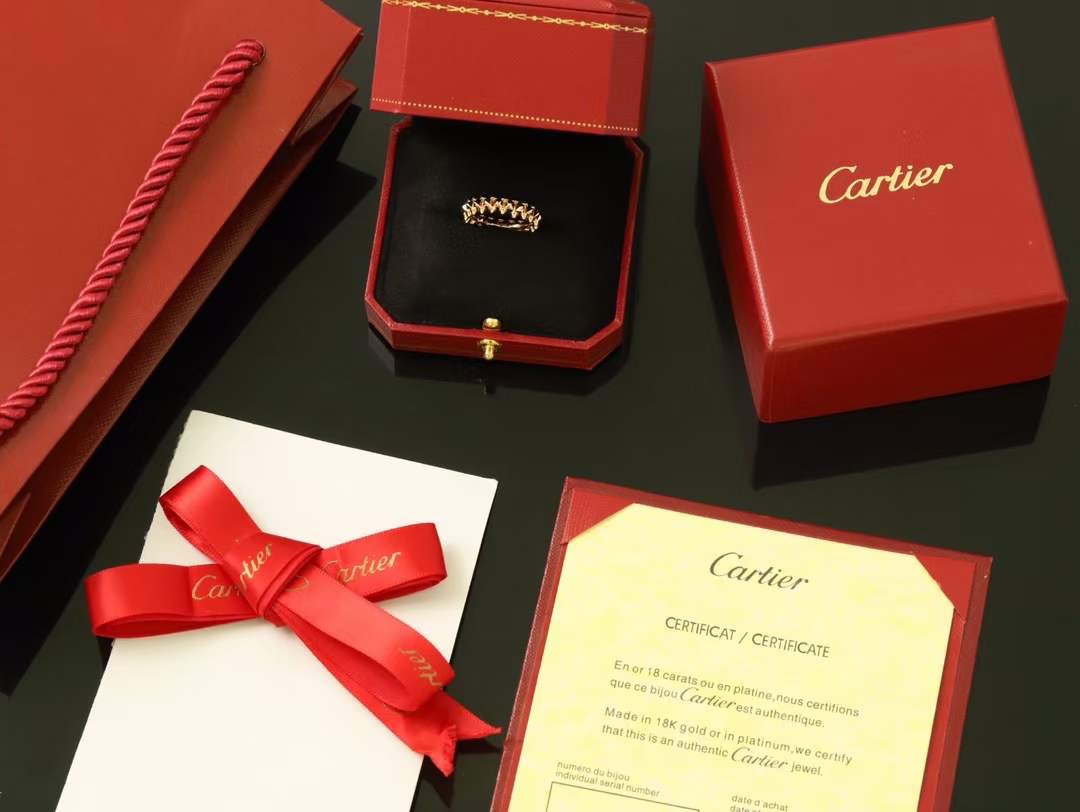 Cartier Cartier 卡‮亚地‬新款子弹头 玫瑰金‮铆色‬钉戒指