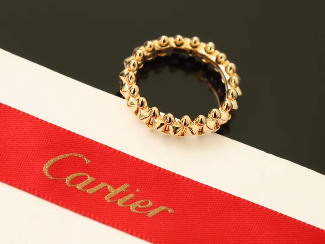 Cartier Cartier 卡‮亚地‬新款子弹头 玫瑰金‮铆色‬钉戒指