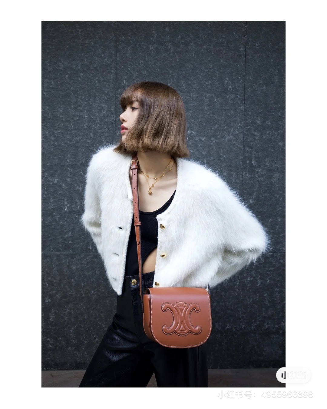 NO:213544,Celine's new saddle bag relief is a whole love-to-life capacity is very satisfying to go out every day. Super light and easy to match #Spring and summer new #Celine saddle bag, Celine, celine19860909Celine新款马鞍包浮雕一整个爱住 容量很可满足日常出门 超级轻好搭配绝#春夏新款#Celine马鞍 包,赛琳celine,celine,celine,Bag