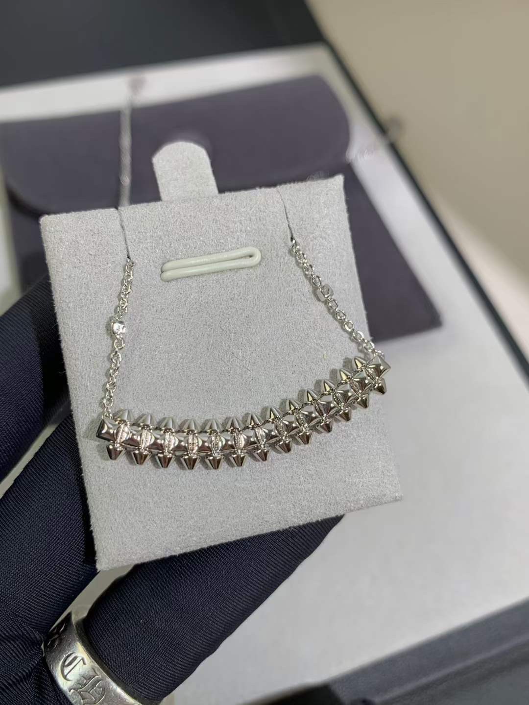 Cartier Cartier 卡地亚款子弹头 银色铆钉项链